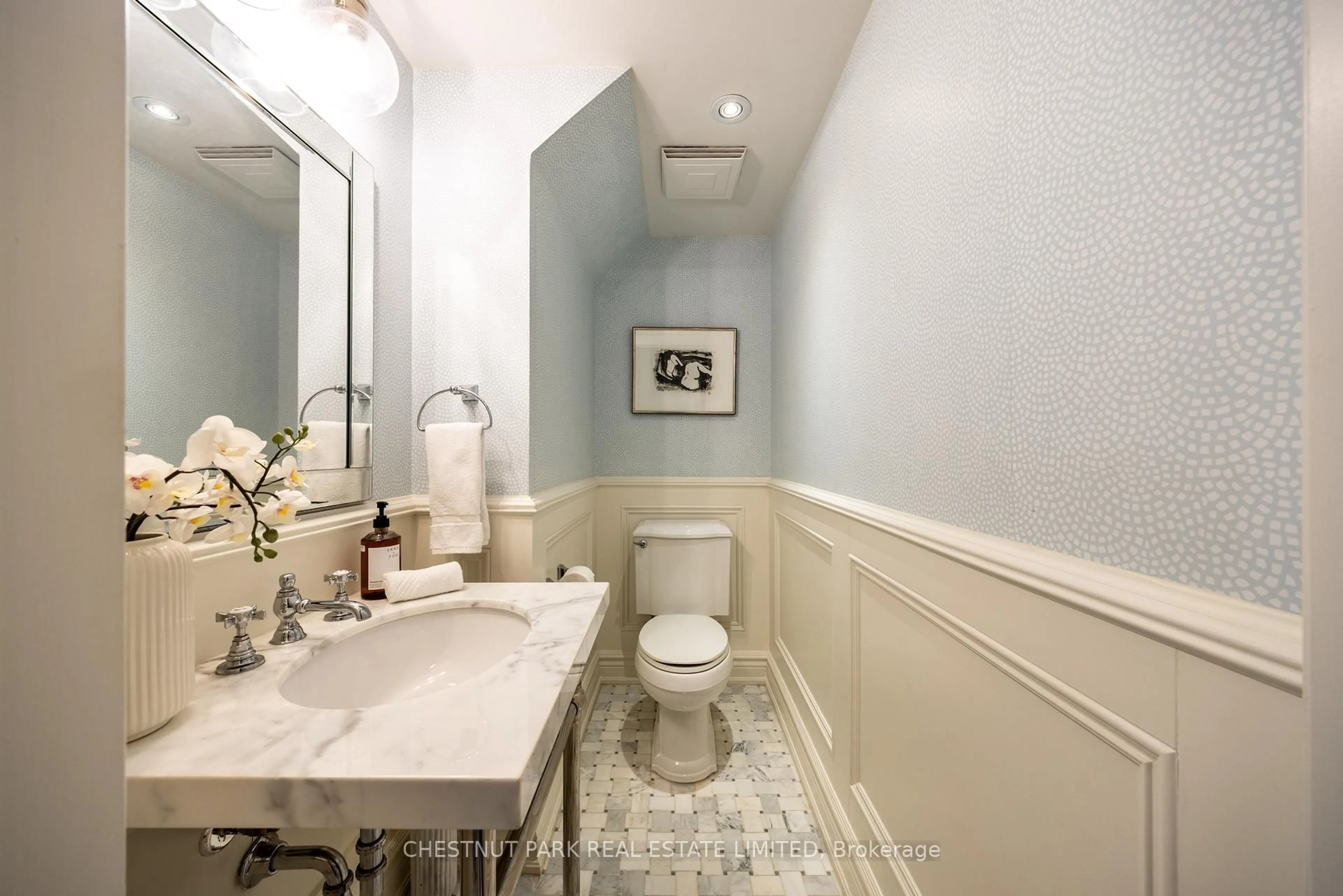 Standard bathroom, ceramic/tile floor for 1 Baxter St #TH16, Toronto Ontario M4W 3W1