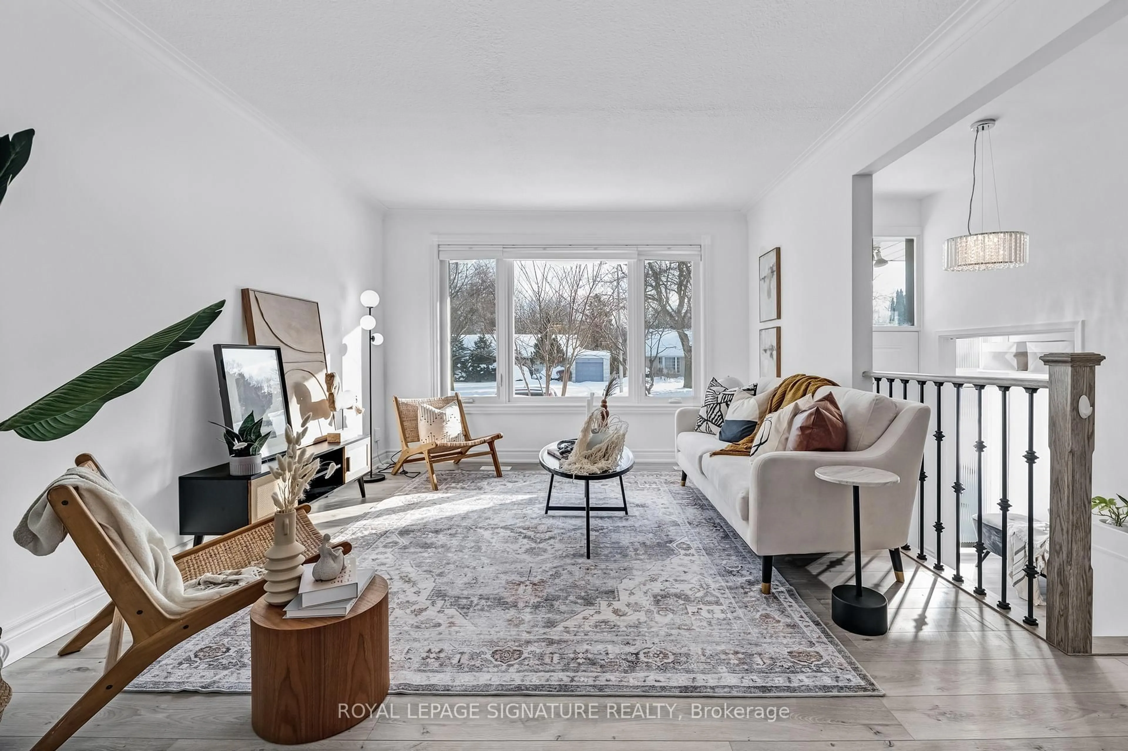 Living room with furniture, unknown for 53 Wallingford Rd, Toronto Ontario M3A 2V2