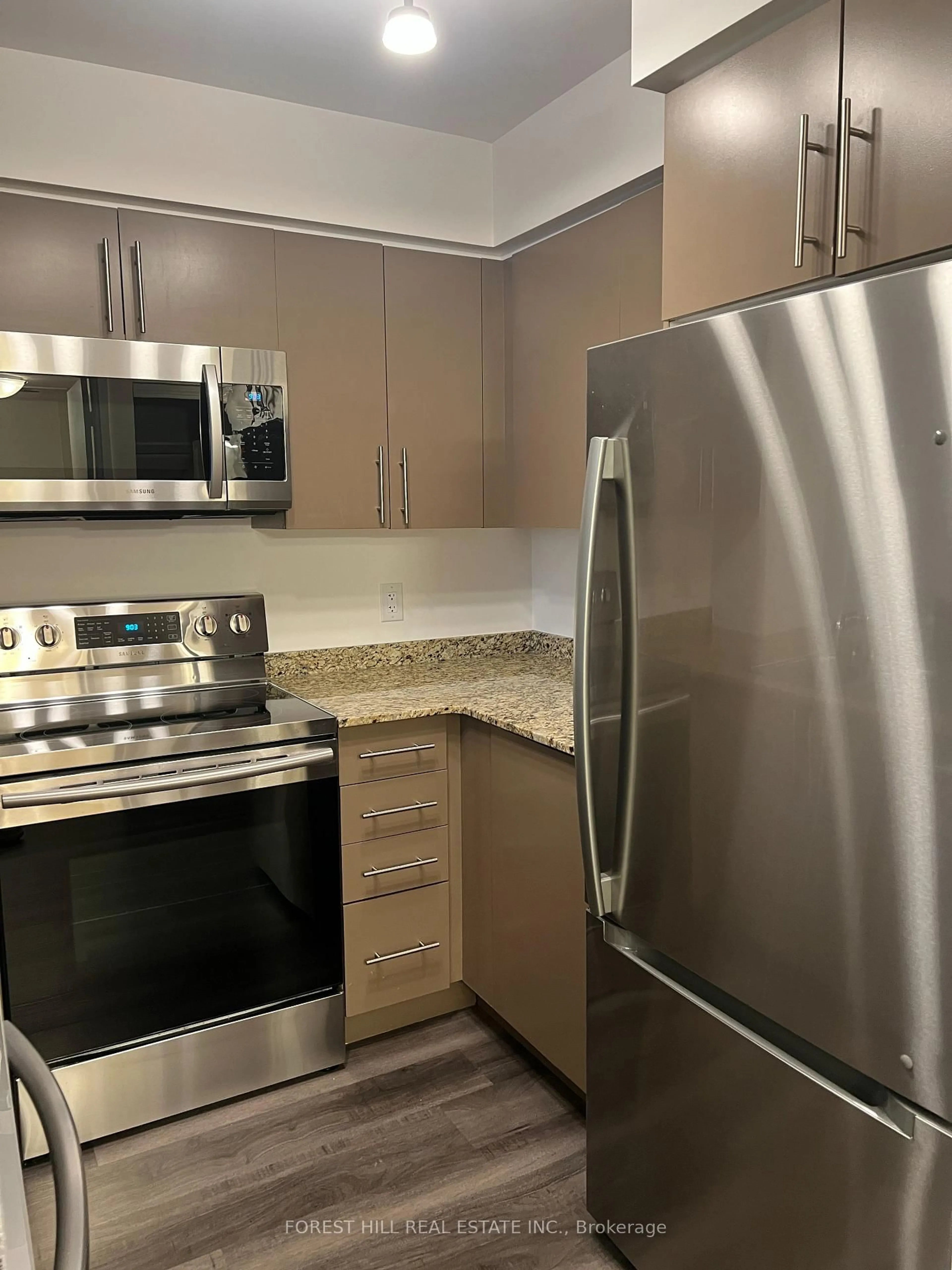 Standard kitchen, unknown for 2191 Yonge St #803, Toronto Ontario M4S 3H8