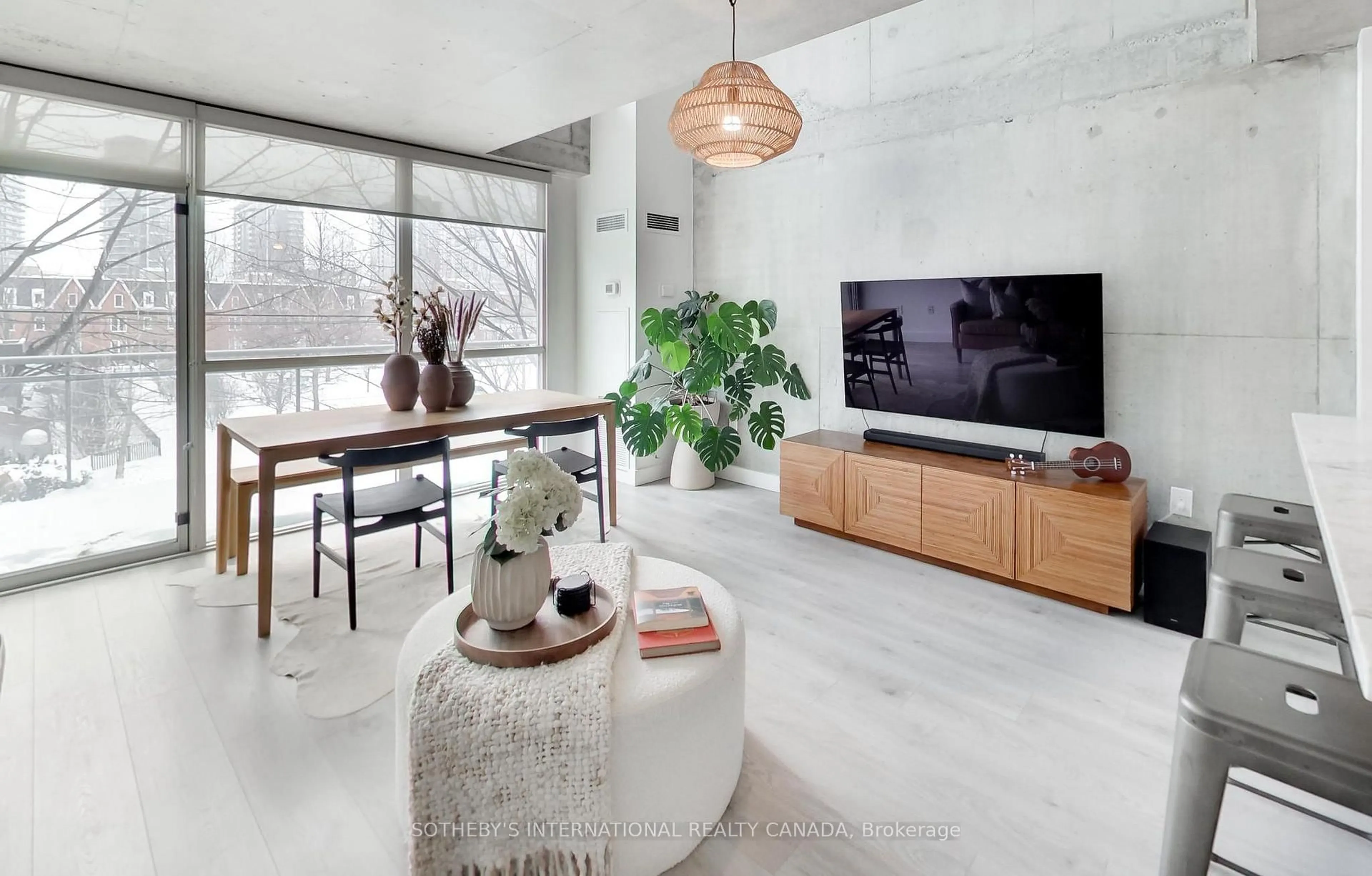 Living room with furniture, unknown for 954 King St #312, Toronto Ontario M6K 3L9