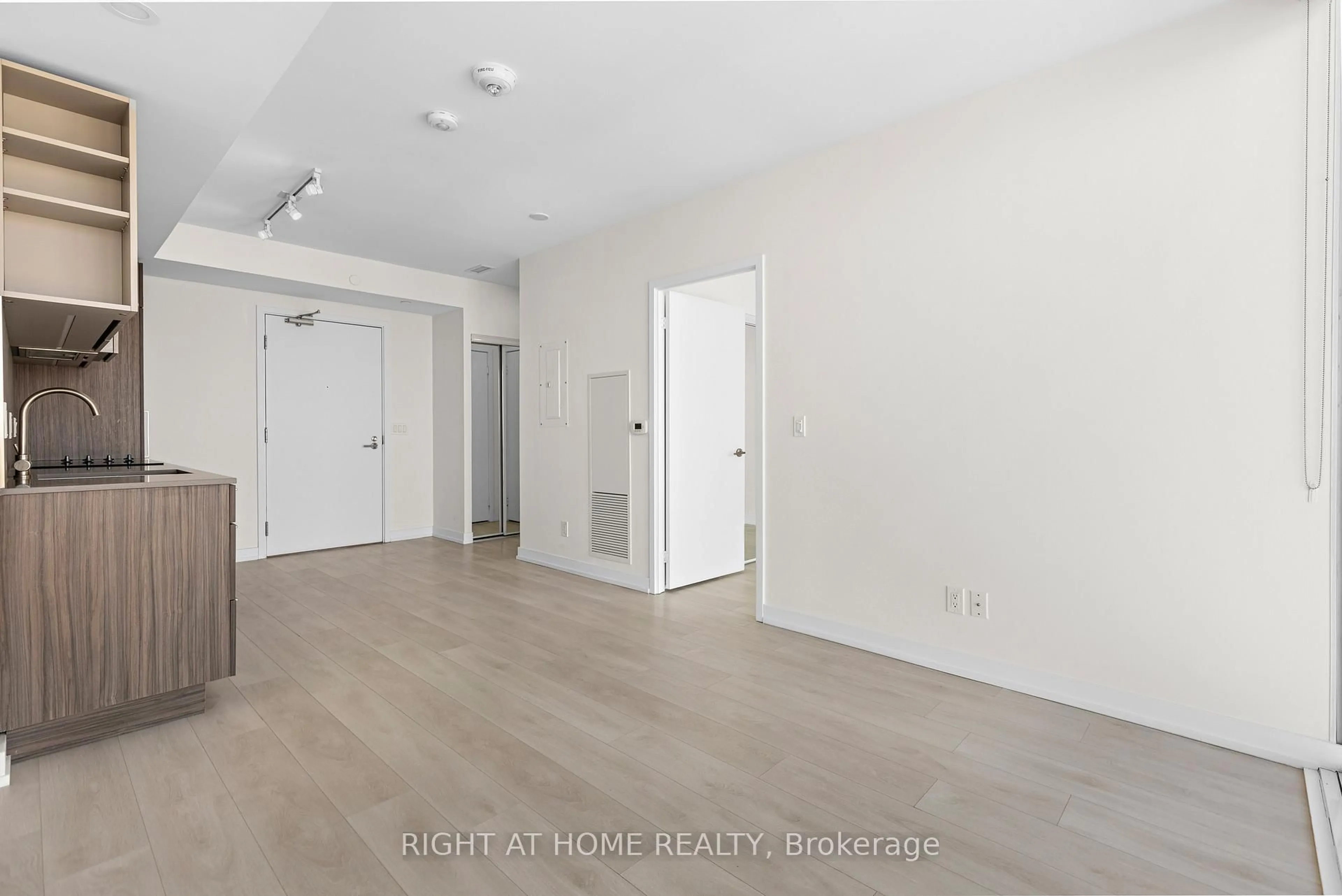 A pic of a room for 19 Western Battery Rd #PH18, Toronto Ontario M6K 3S4