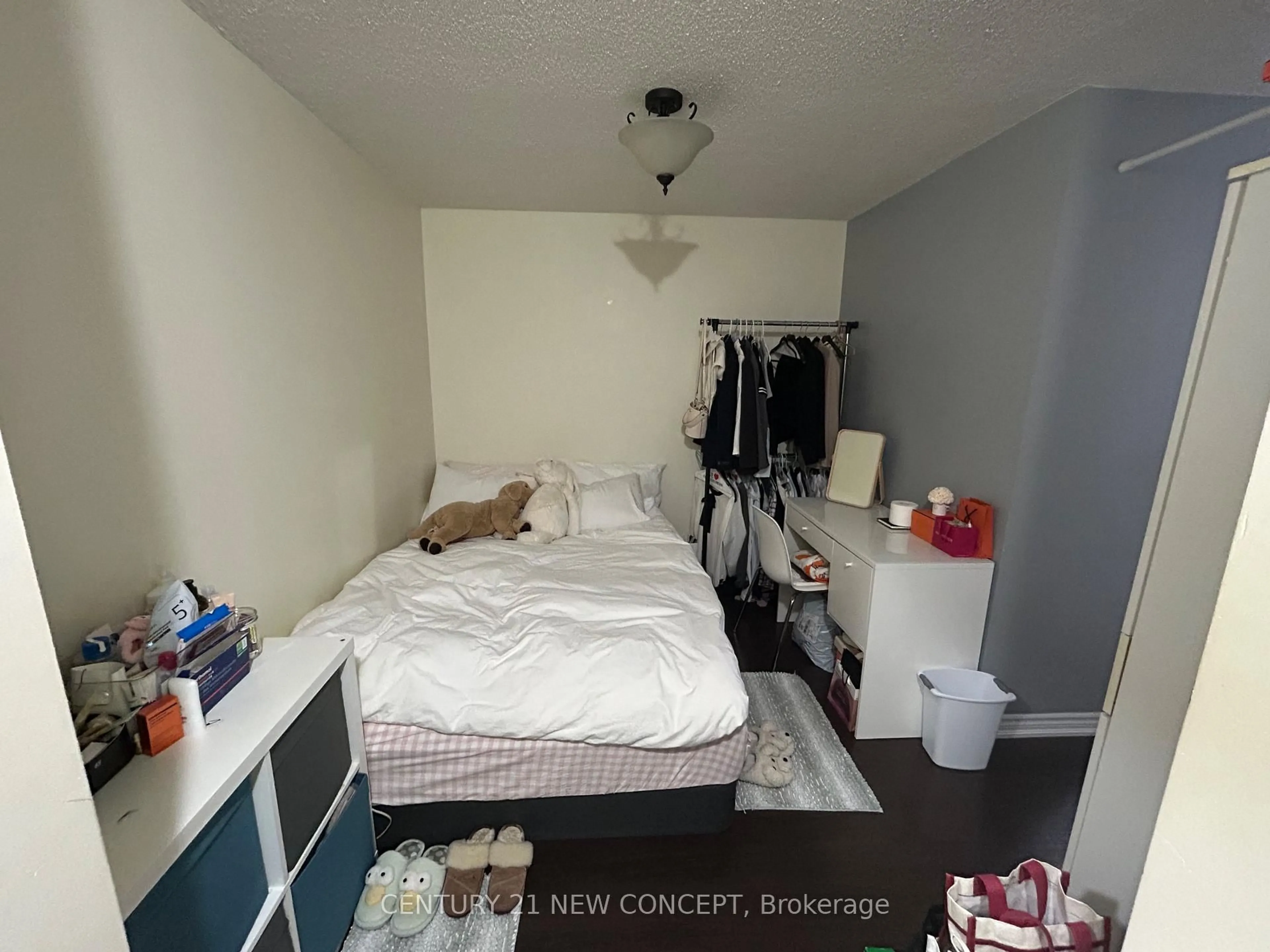 A pic of a room for 761 Bay St #404, Toronto Ontario M5G 2R2