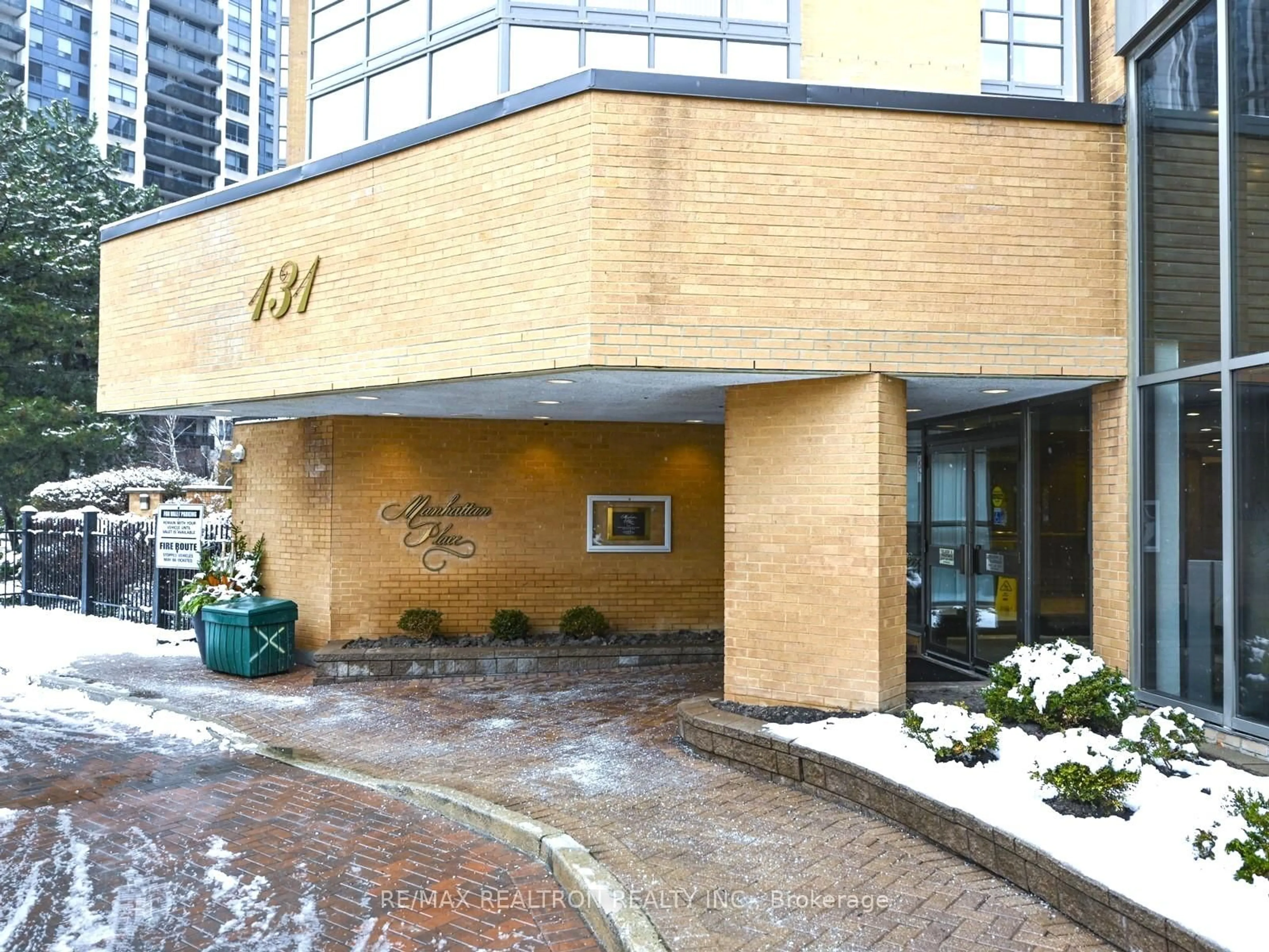 Indoor foyer for 131 Beecroft Rd #1910, Toronto Ontario M2N 6G9