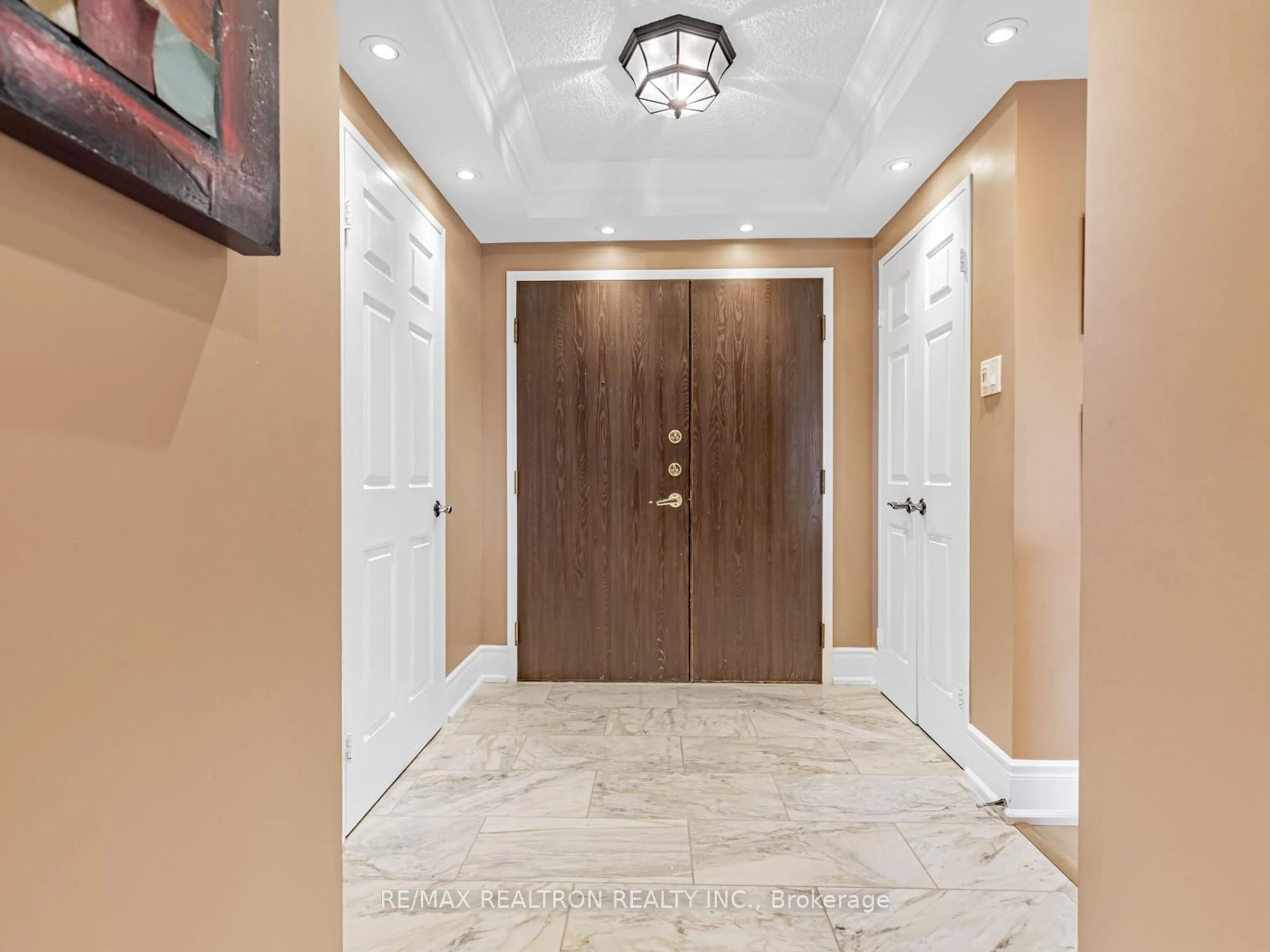 Indoor entryway for 131 Beecroft Rd #1910, Toronto Ontario M2N 6G9