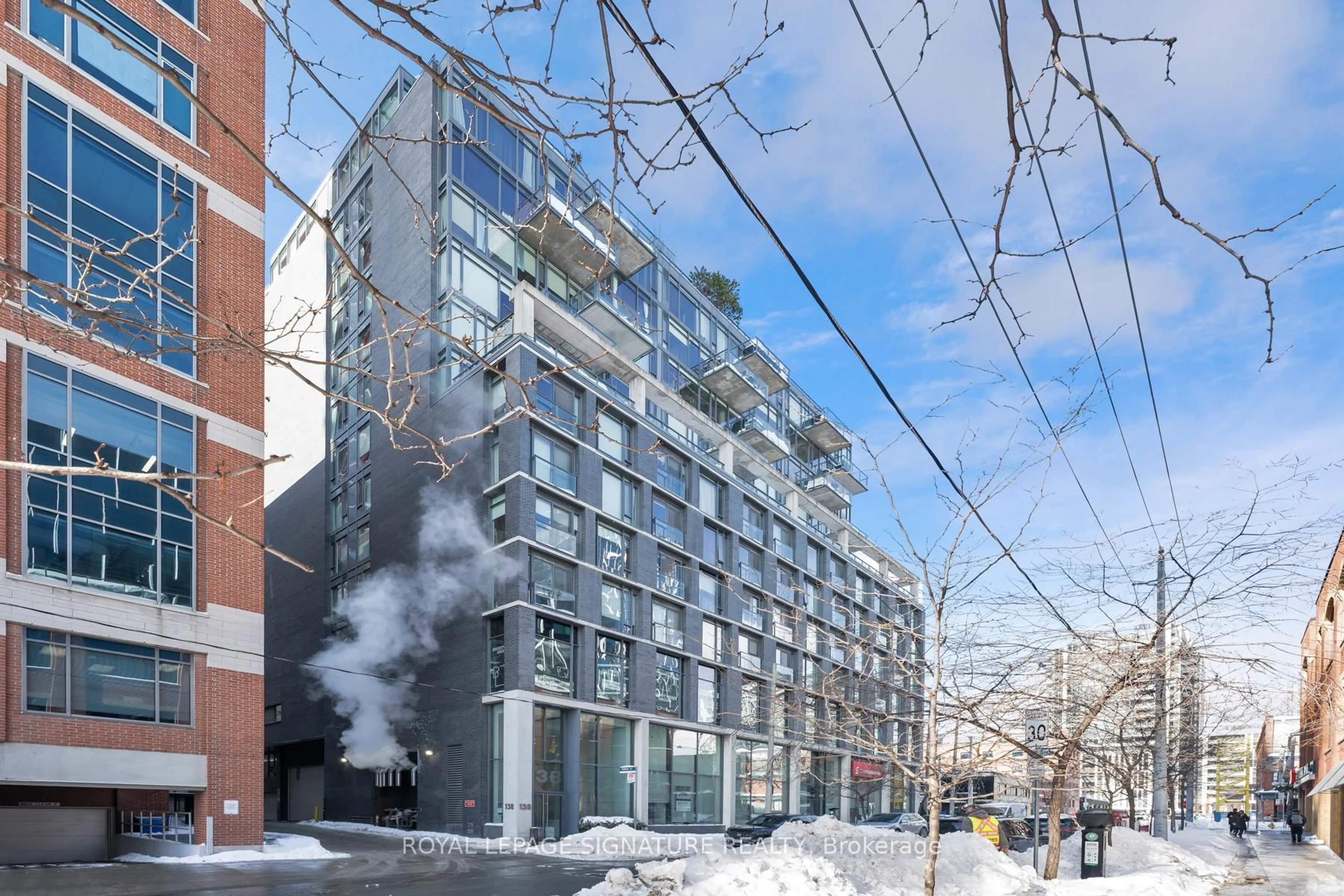 Patio, building for 138 Princess St #1105, Toronto Ontario M5A 0B1