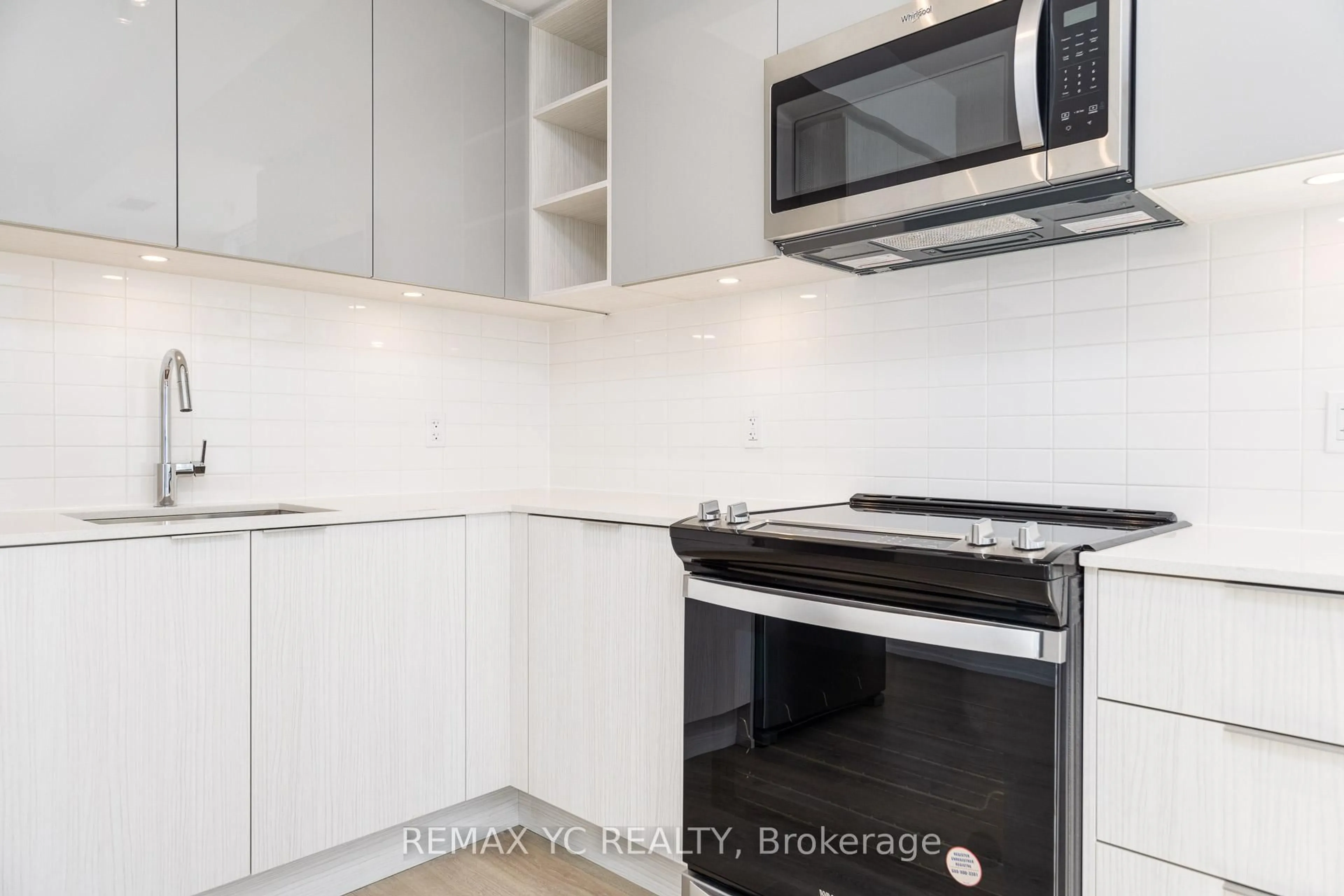 Standard kitchen, unknown for 50 Dunfield Ave #2613, Toronto Ontario M4S 0E4
