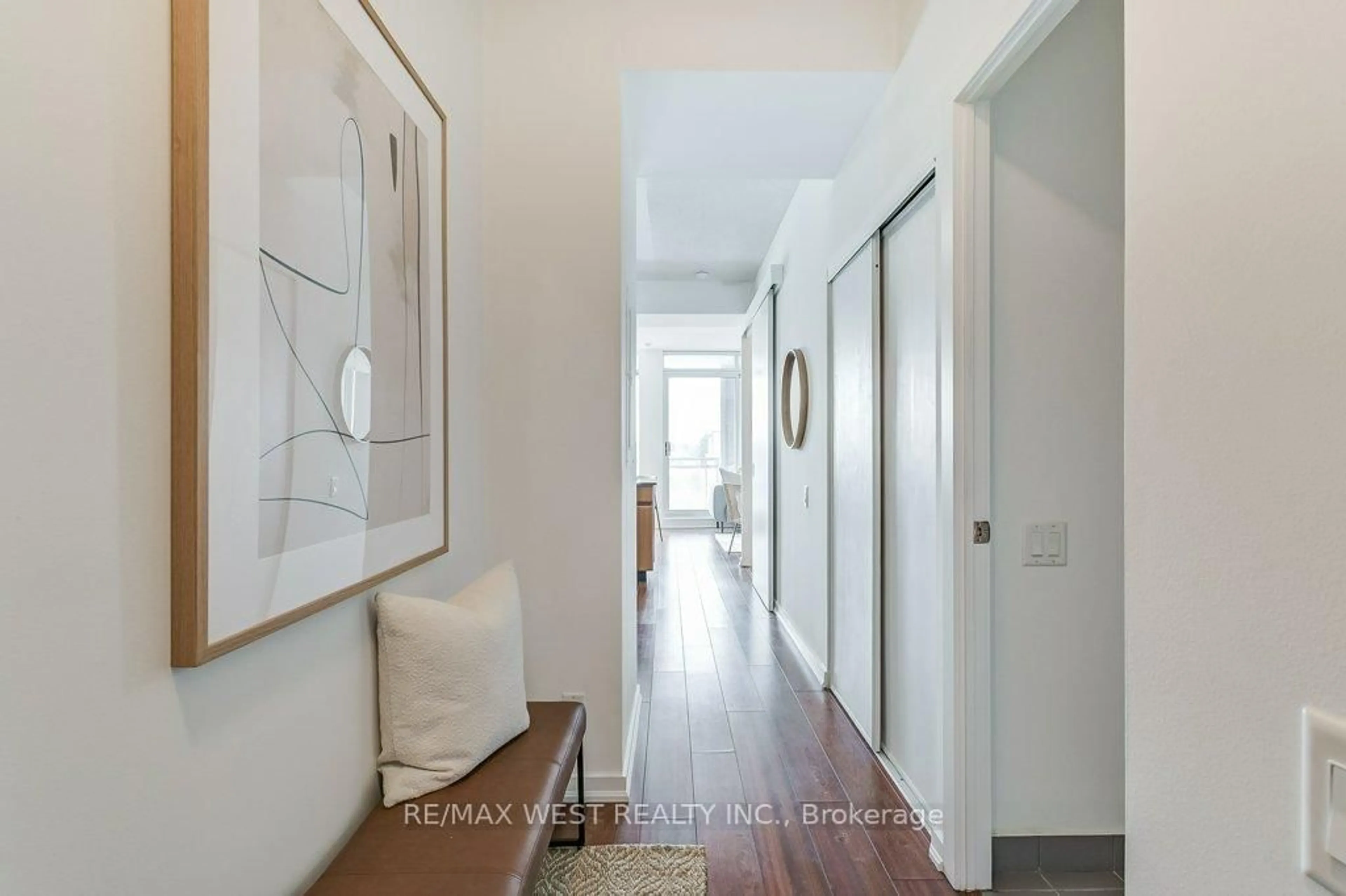 Indoor entryway for 30 Canterbury Pl #501, Toronto Ontario M2N 0B9