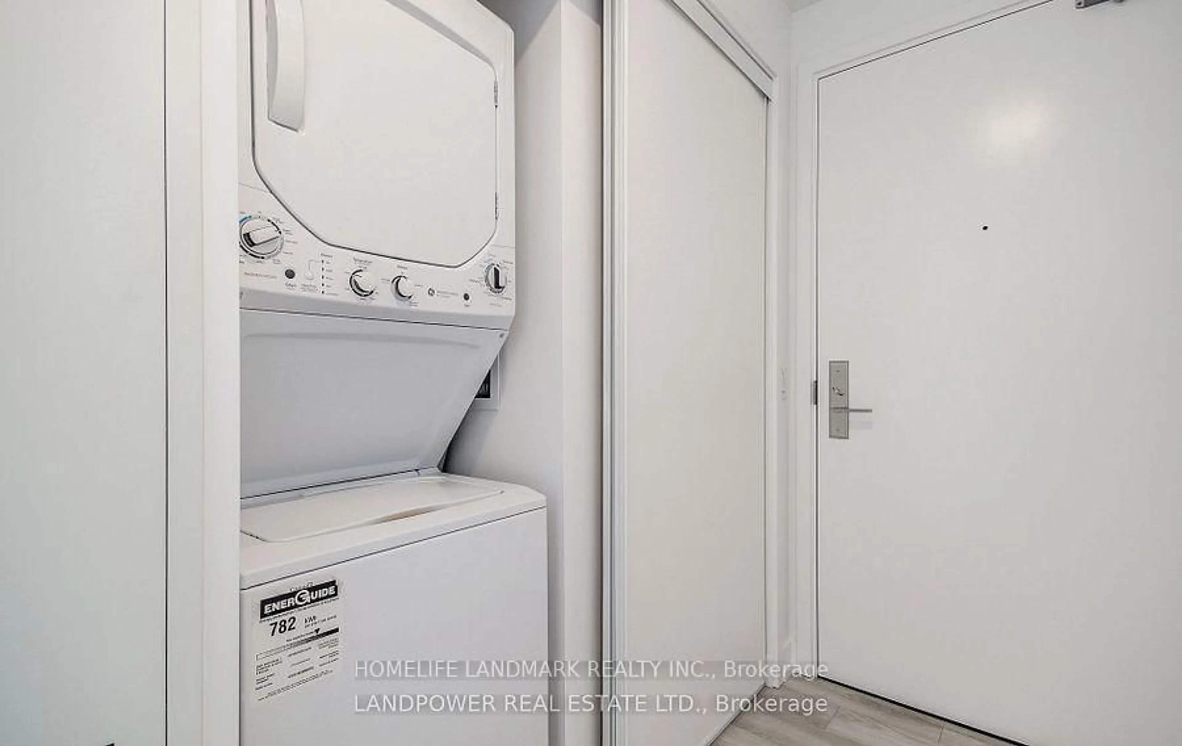 Laundry room for 33 Helendale Ave #1412, Toronto Ontario M4R 1C5