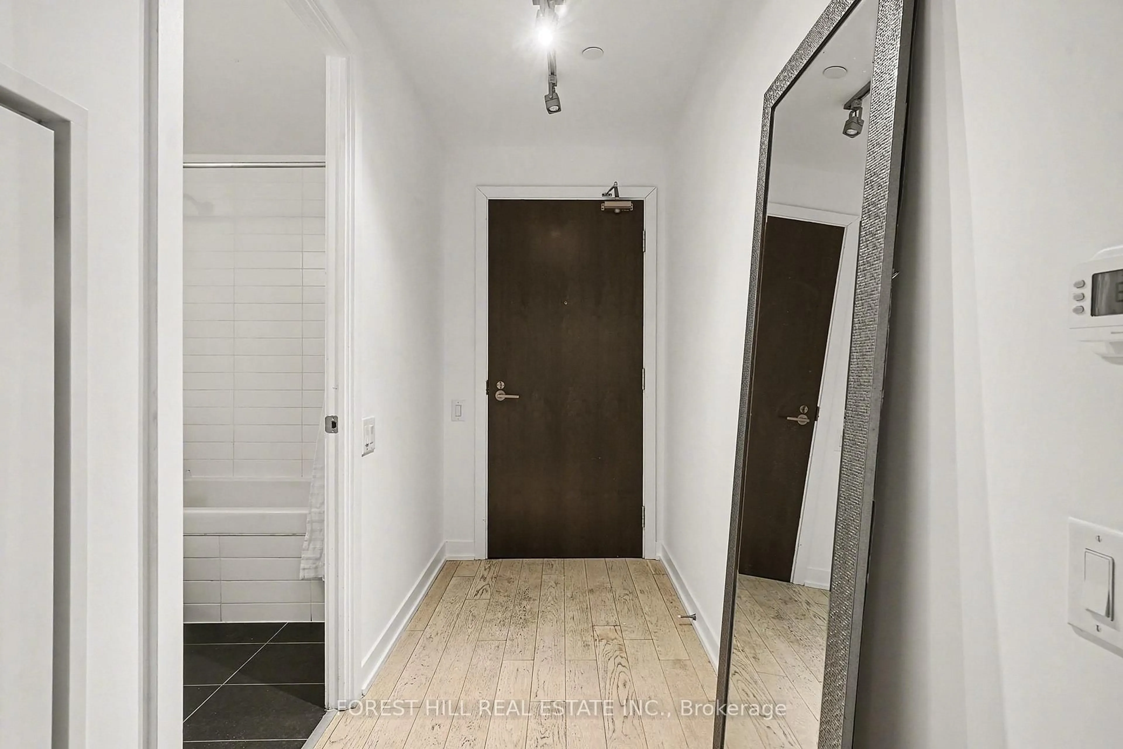 Indoor foyer for 11 Charlotte St #301, Toronto Ontario M5V 0M6