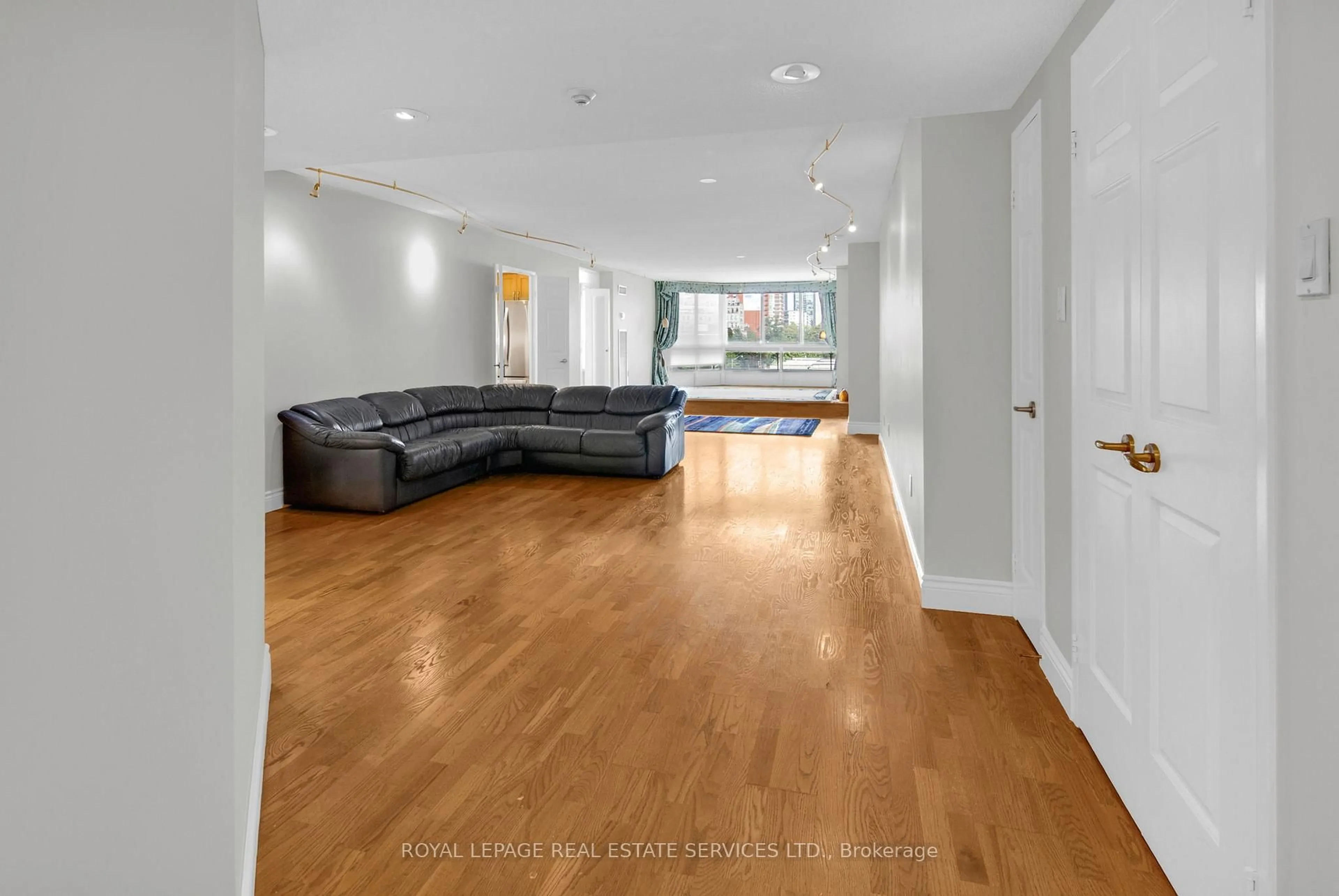 Unknown for 130 Carlton St #609, Toronto Ontario M5A 4K3