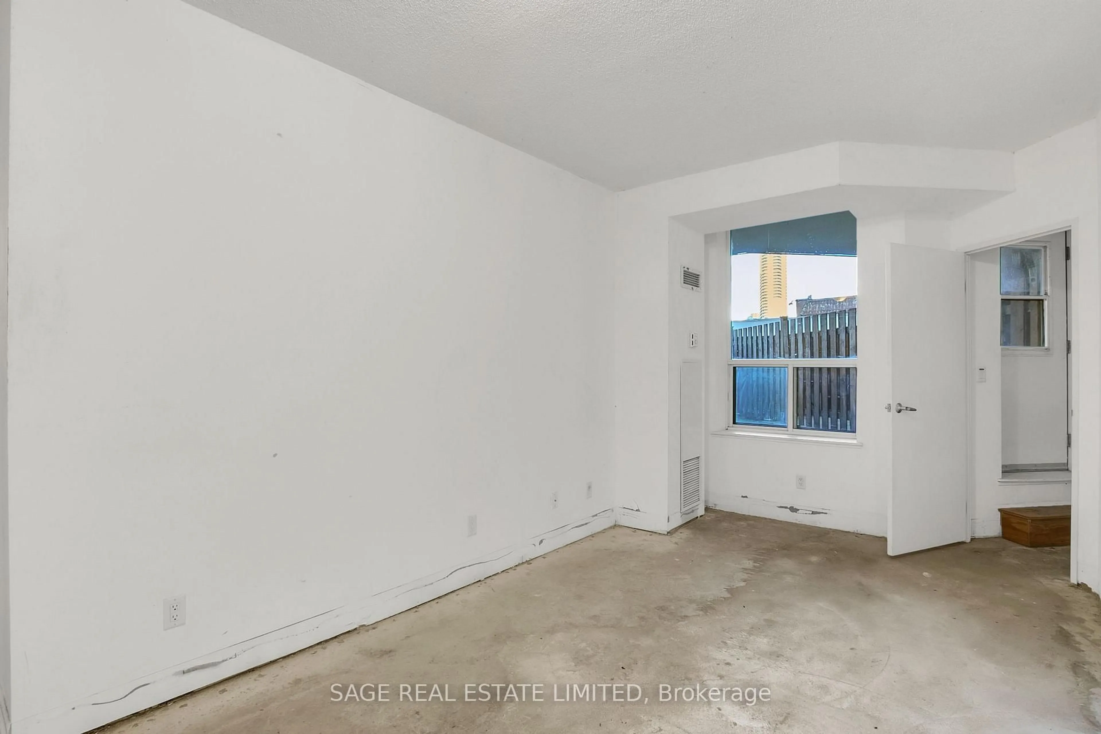 A pic of a room for 70 Alexander St #213, Toronto Ontario M4Y 3B6