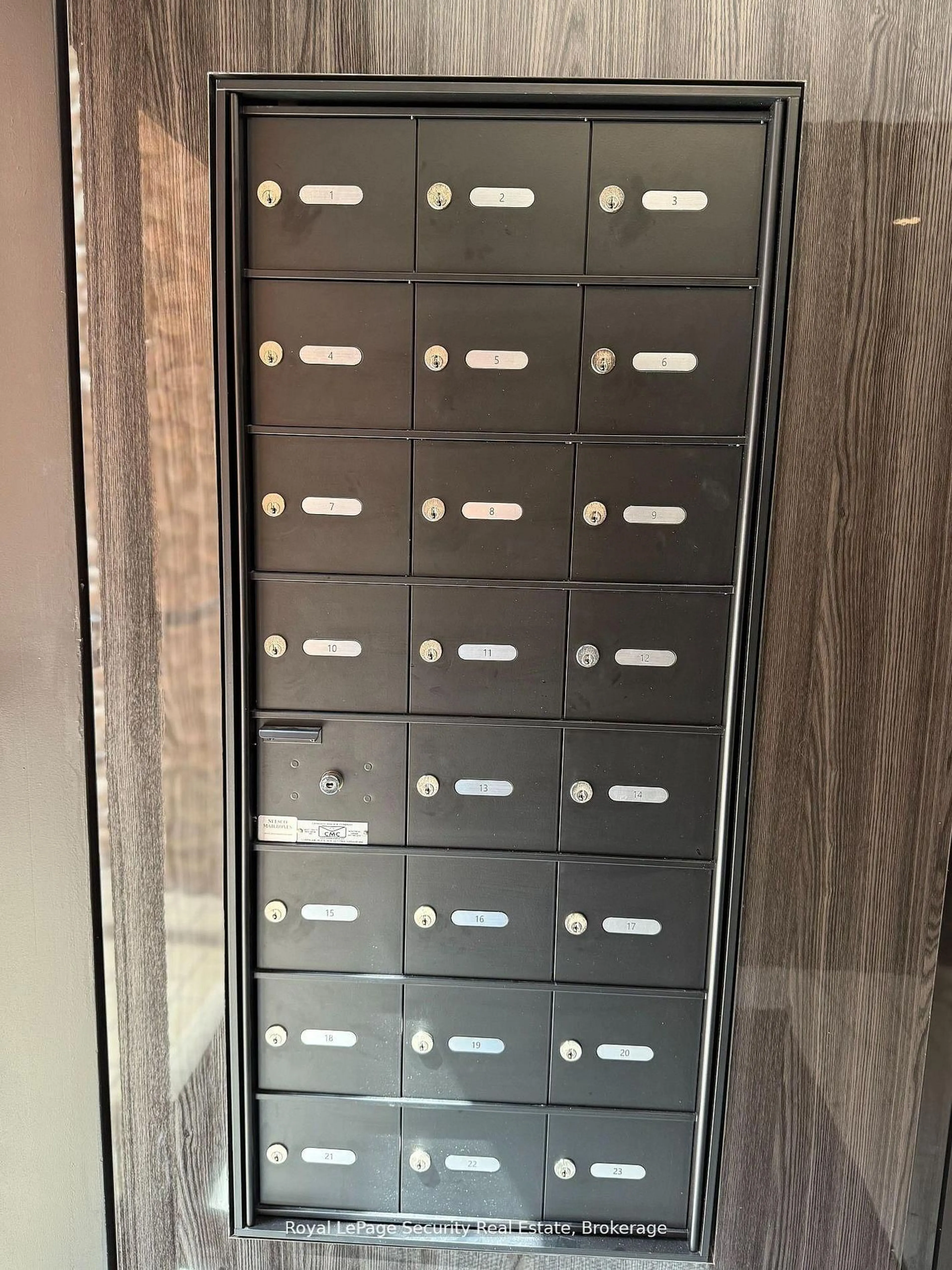 Storage room or clothes room or walk-in closet for 20 Glebe Rd #10, Toronto Ontario M5P 1C9