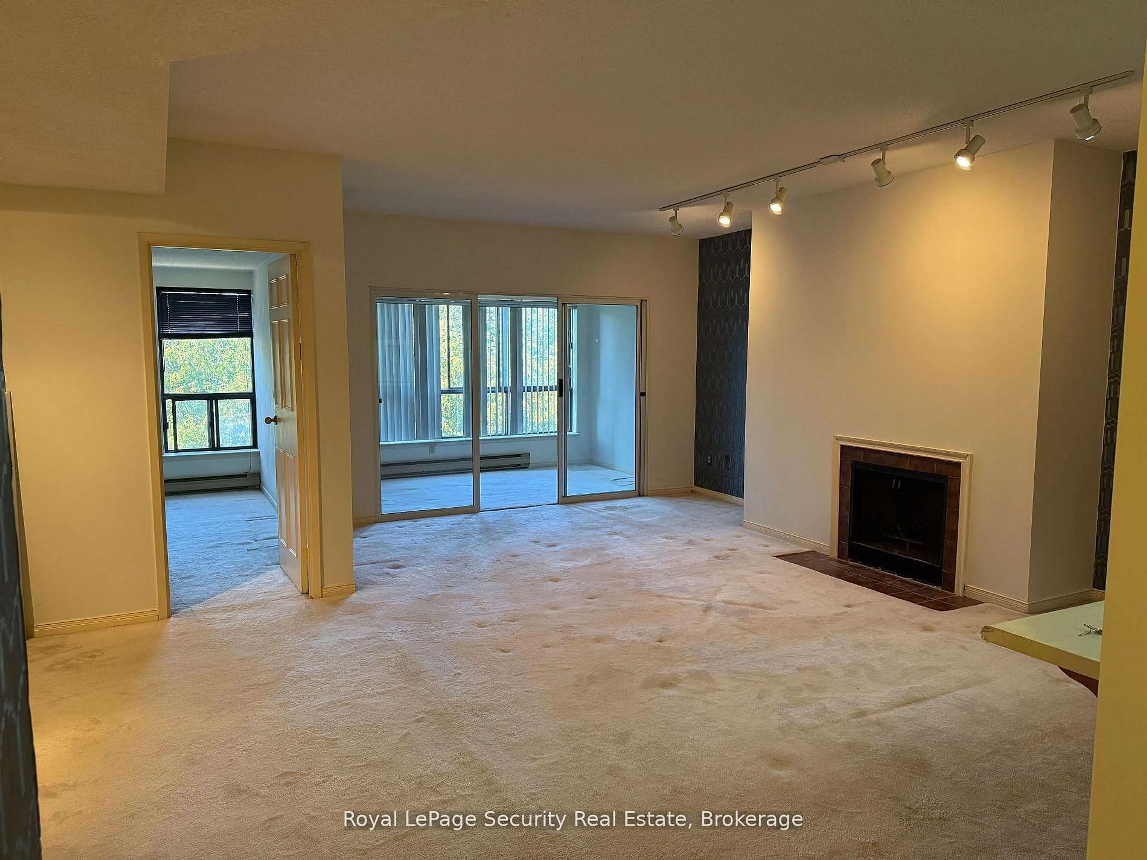 A pic of a room for 20 Glebe Rd #10, Toronto Ontario M5P 1C9