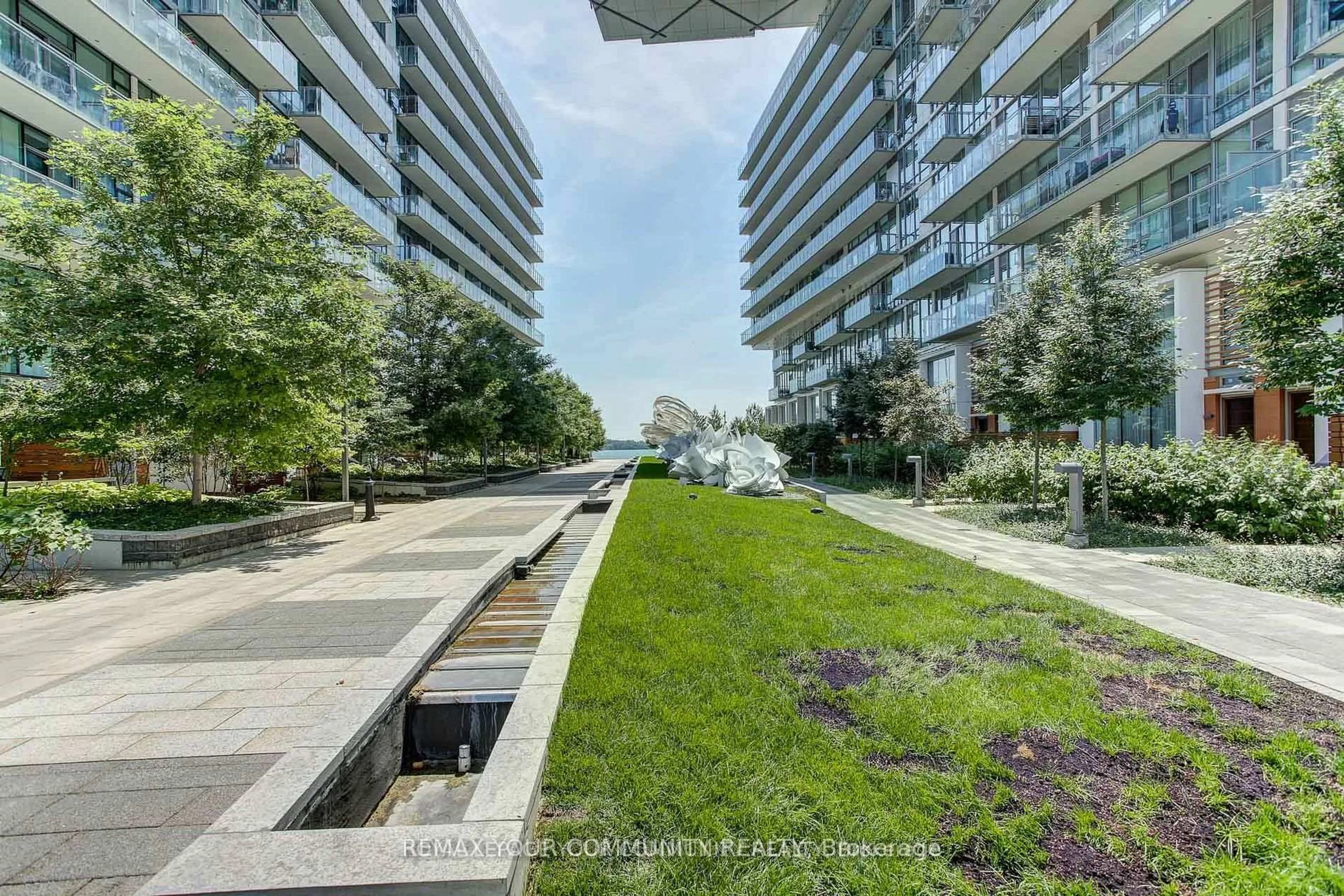 A pic from outside/outdoor area/front of a property/back of a property/a pic from drone, street for 39 Queens Quay #1109, Toronto Ontario M5E 0A5