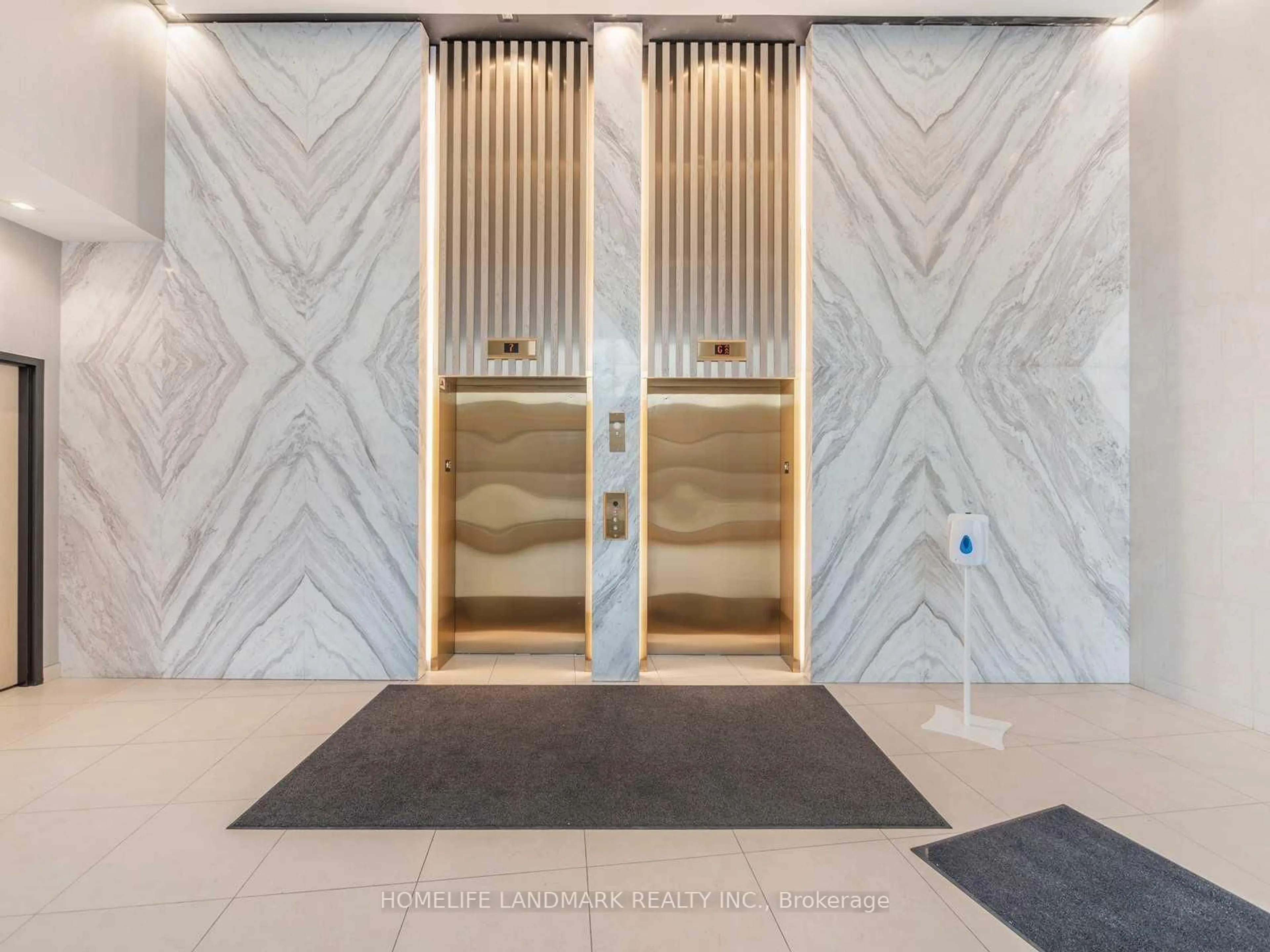 Indoor foyer for 1 Belsize Dr #621, Toronto Ontario M4S 0B9