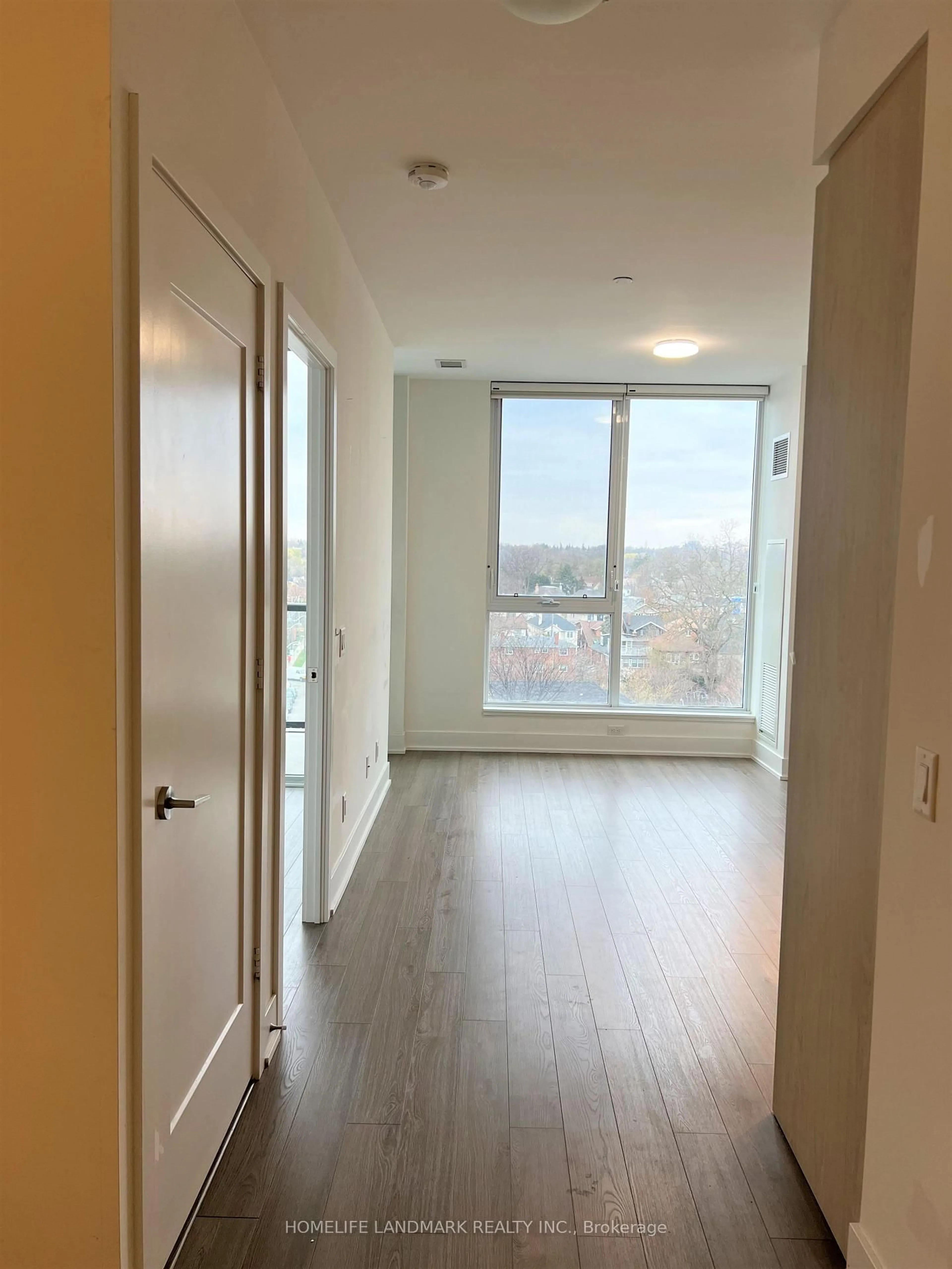 A pic of a room for 1 Belsize Dr #621, Toronto Ontario M4S 0B9