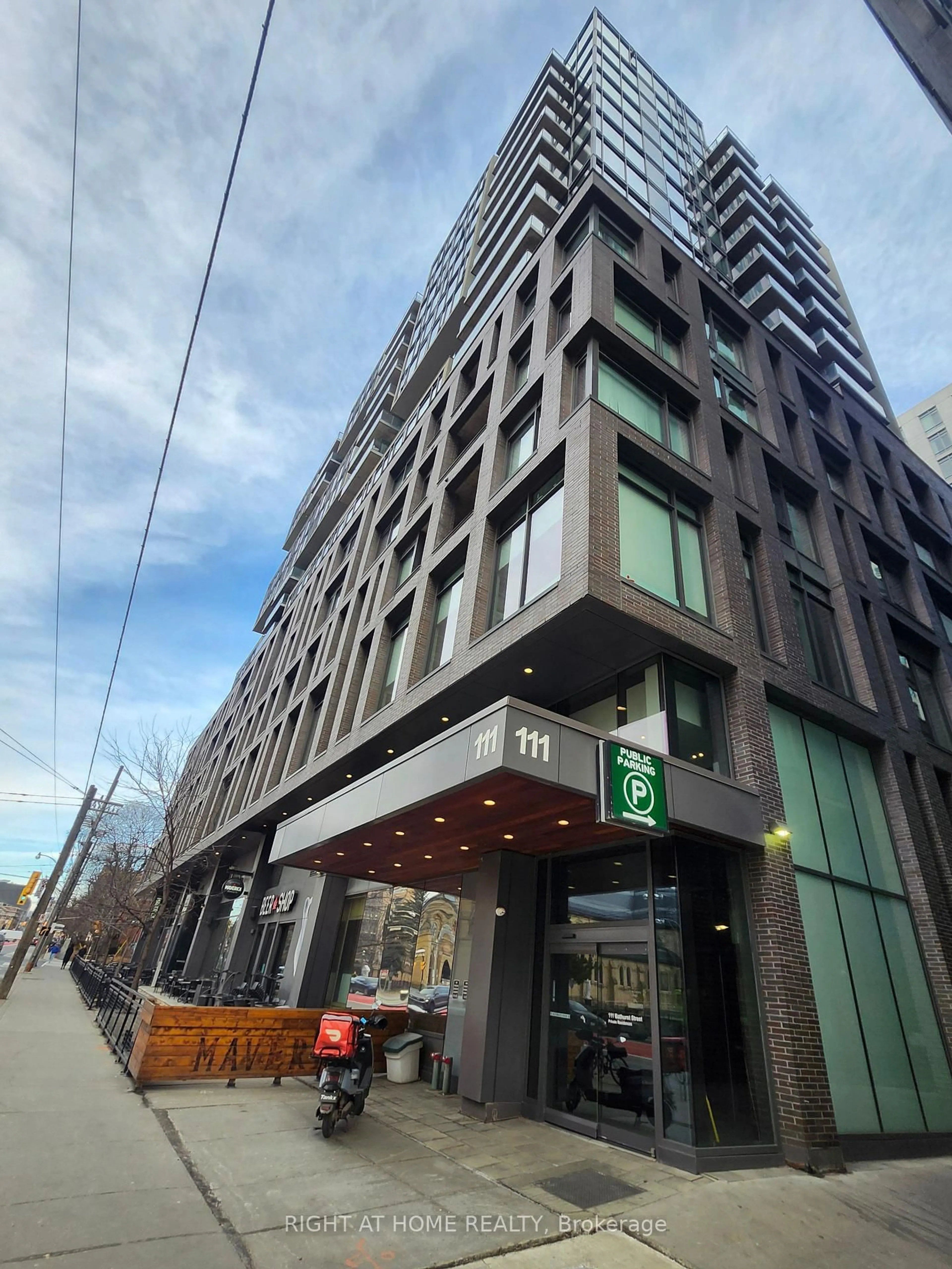 Unknown for 111 Bathurst St #1301, Toronto Ontario M5V 0M9