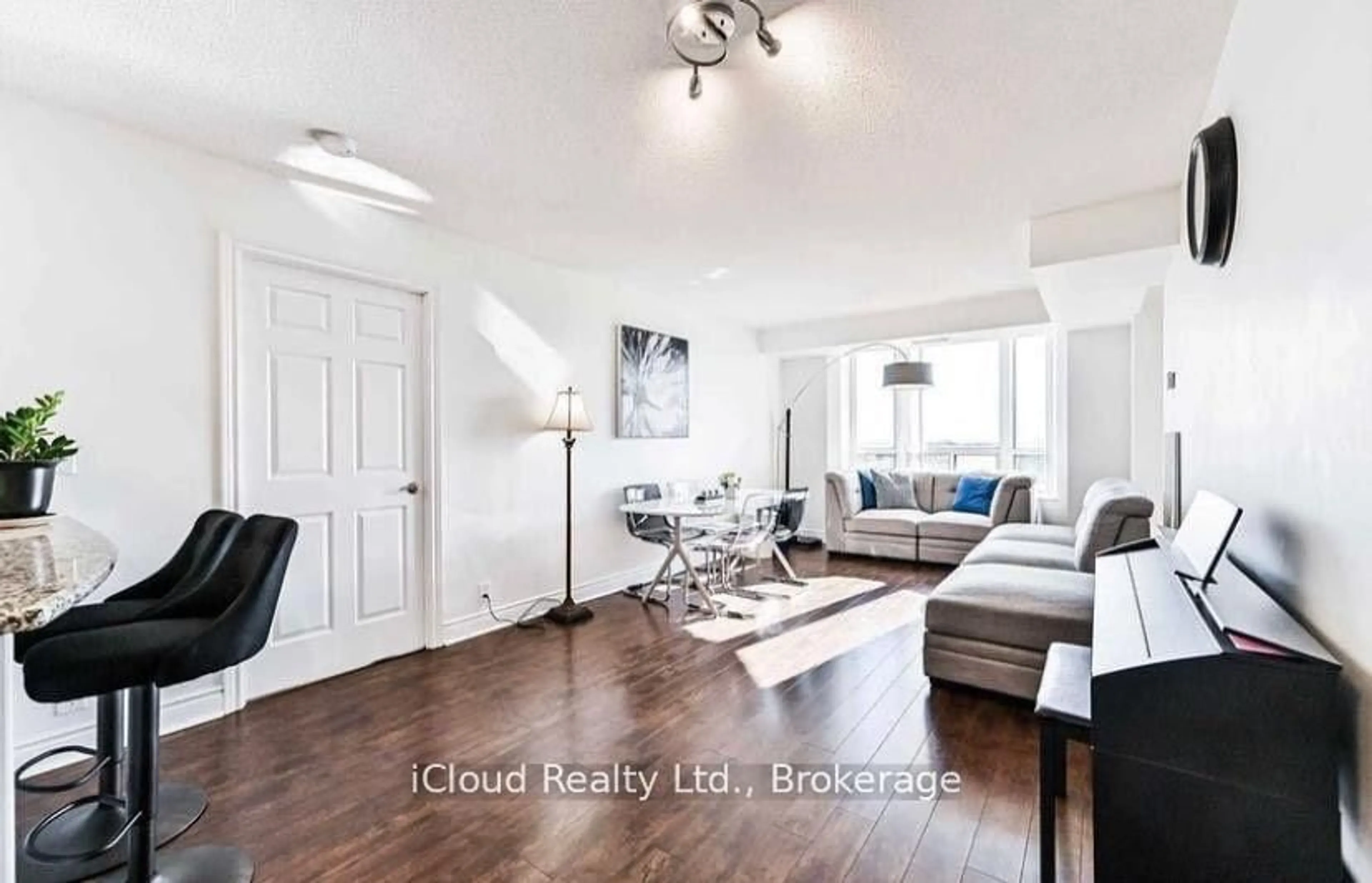 Living room with furniture, unknown for 80 Harrison Garden Blvd #718, Toronto Ontario M2N 7E3