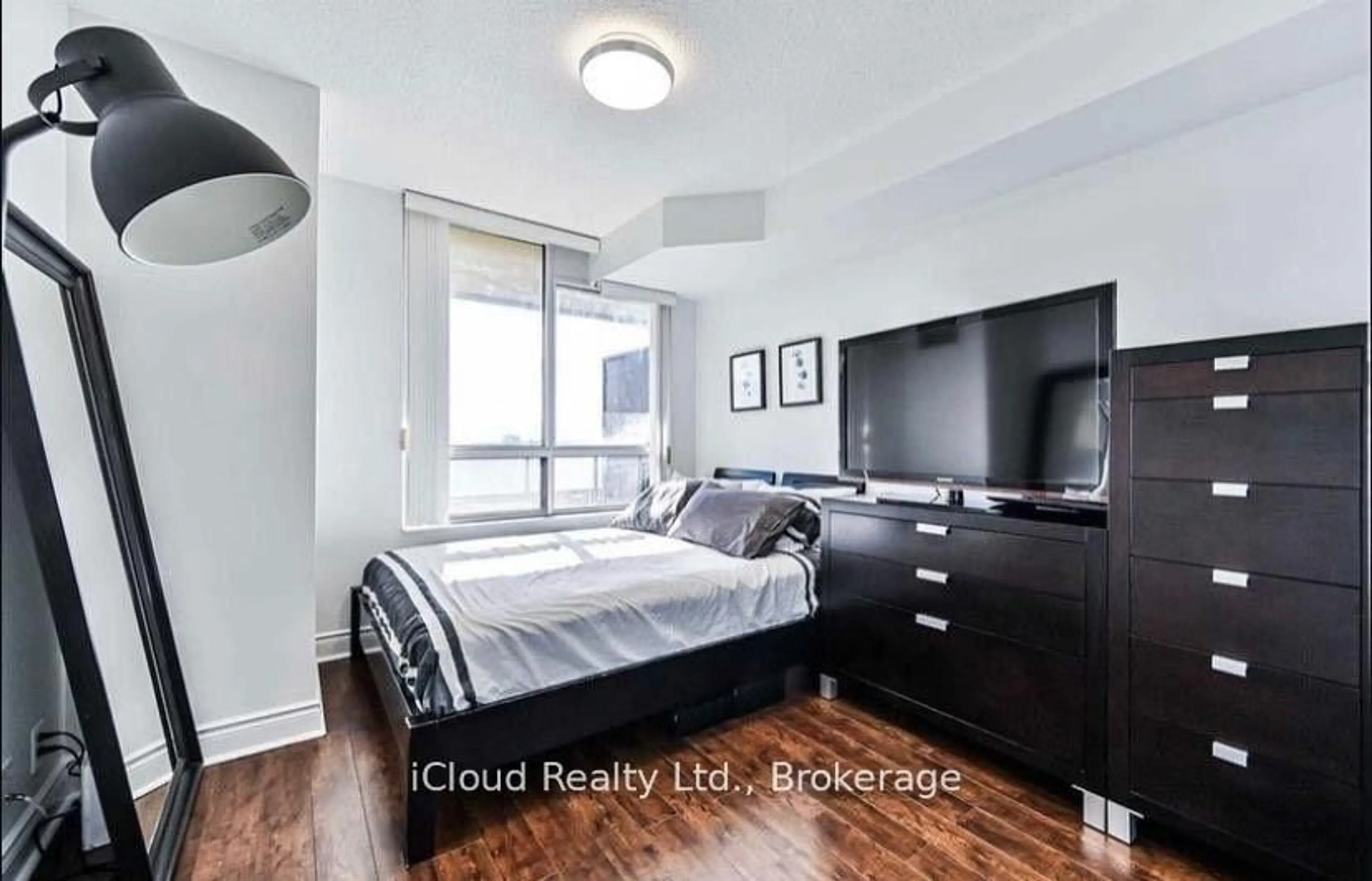 Bedroom with bed, unknown for 80 Harrison Garden Blvd #718, Toronto Ontario M2N 7E3