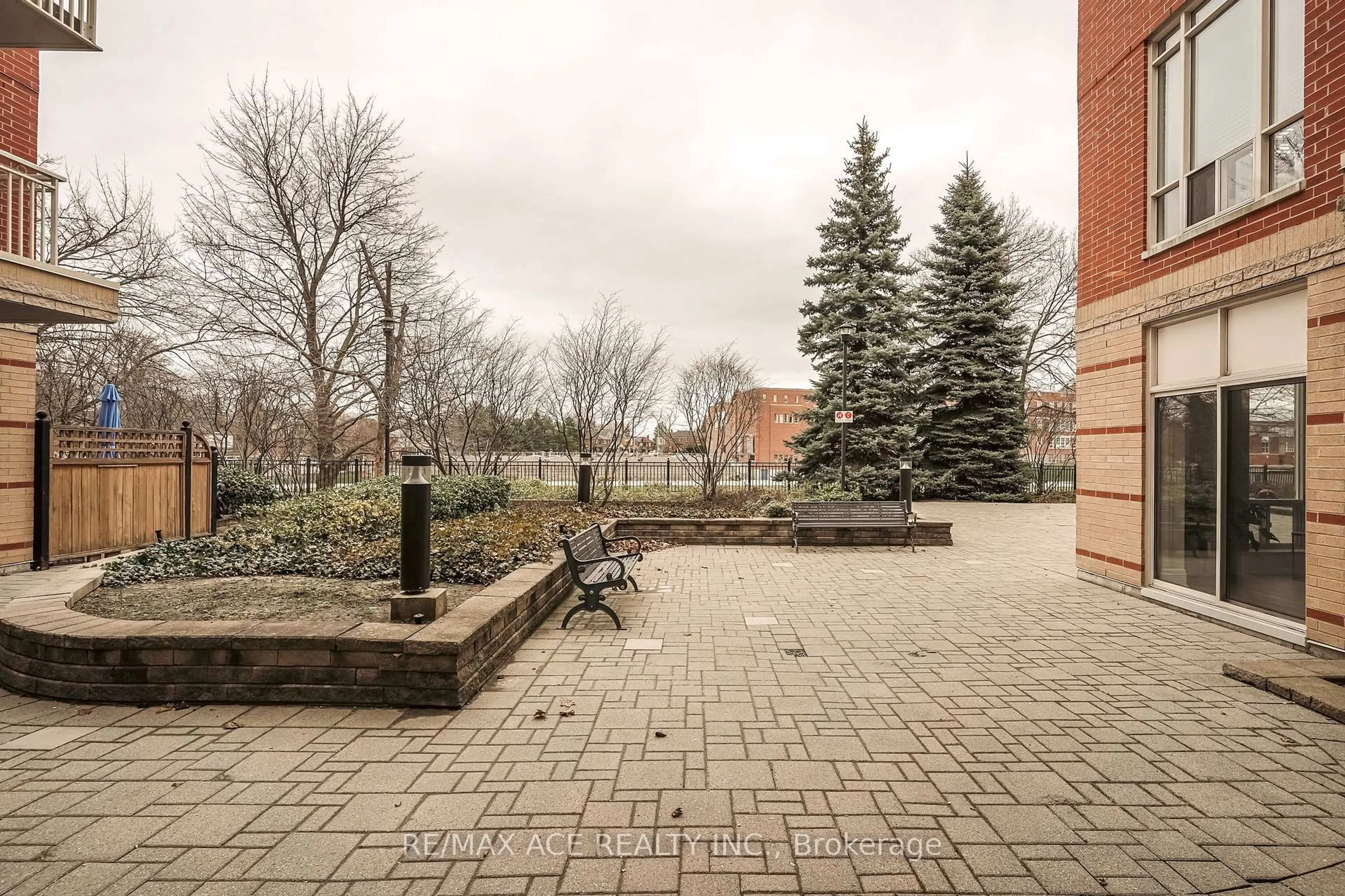 Patio, street for 481 Rosewell Ave #408, Toronto Ontario M4R 2J1