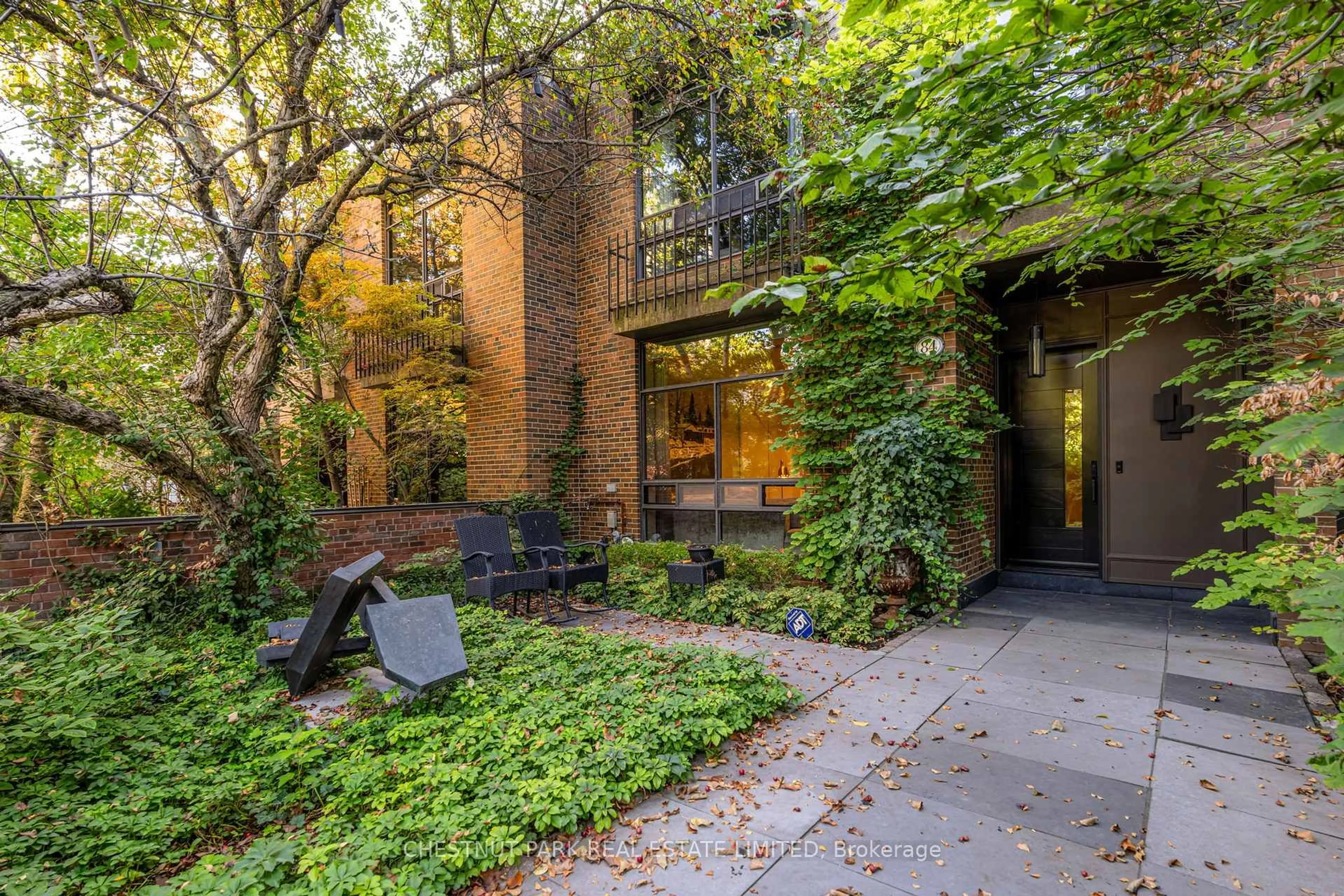 Patio, street for 84 Oriole Rd, Toronto Ontario M4V 2G1