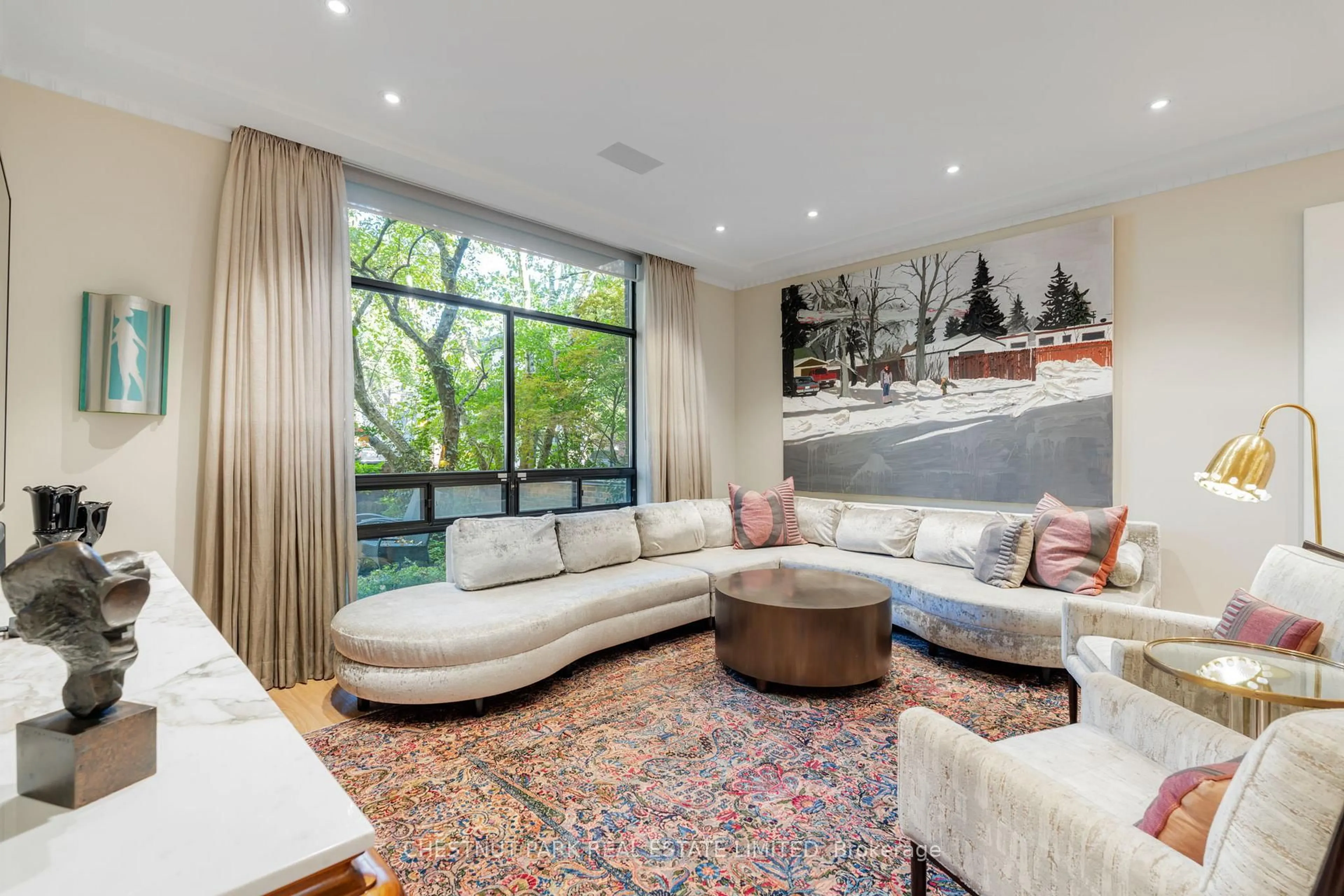 Living room with furniture, unknown for 84 Oriole Rd, Toronto Ontario M4V 2G1