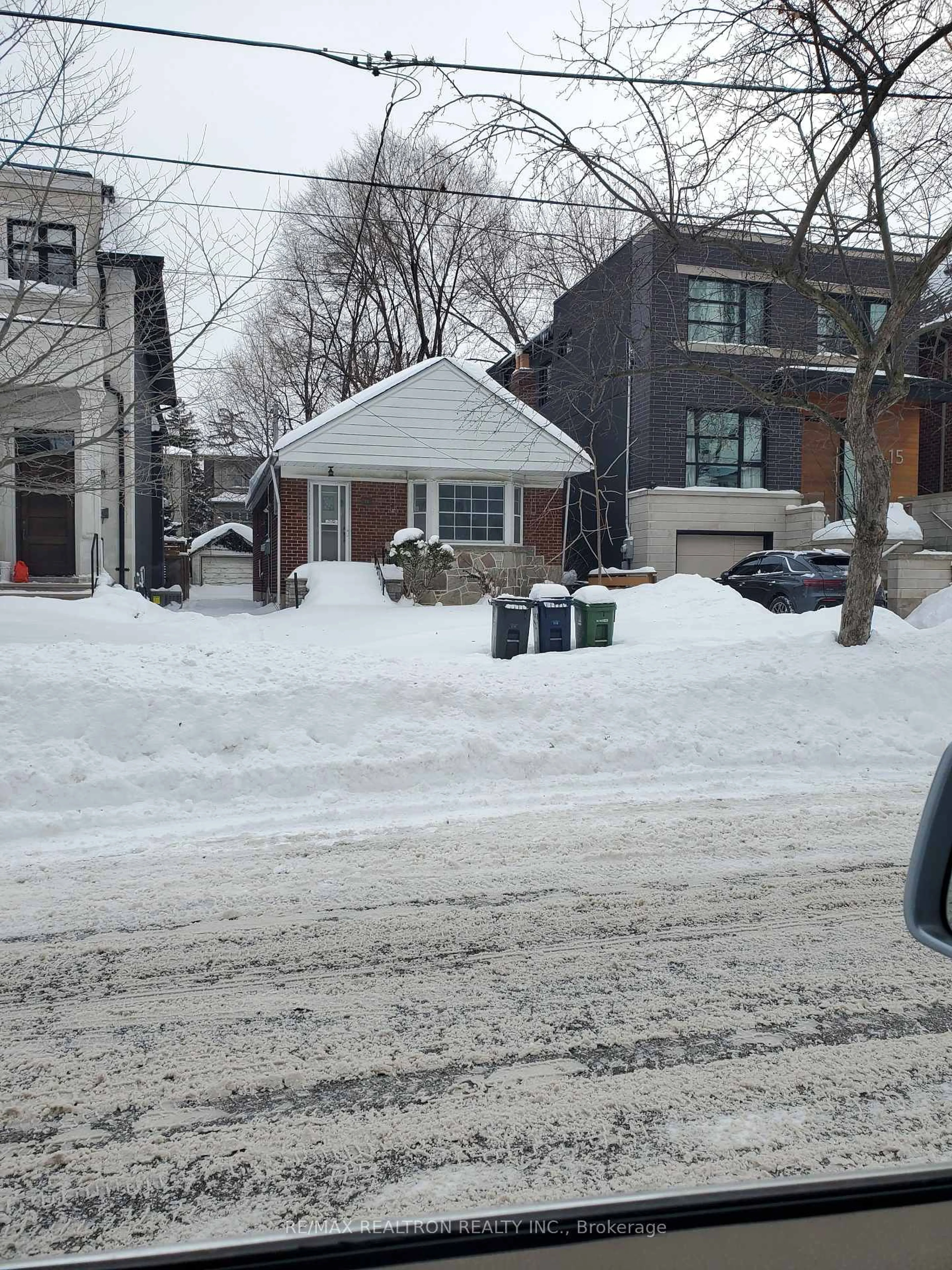 Parking for 11 Carmichael Ave, Toronto Ontario M5M 2W5