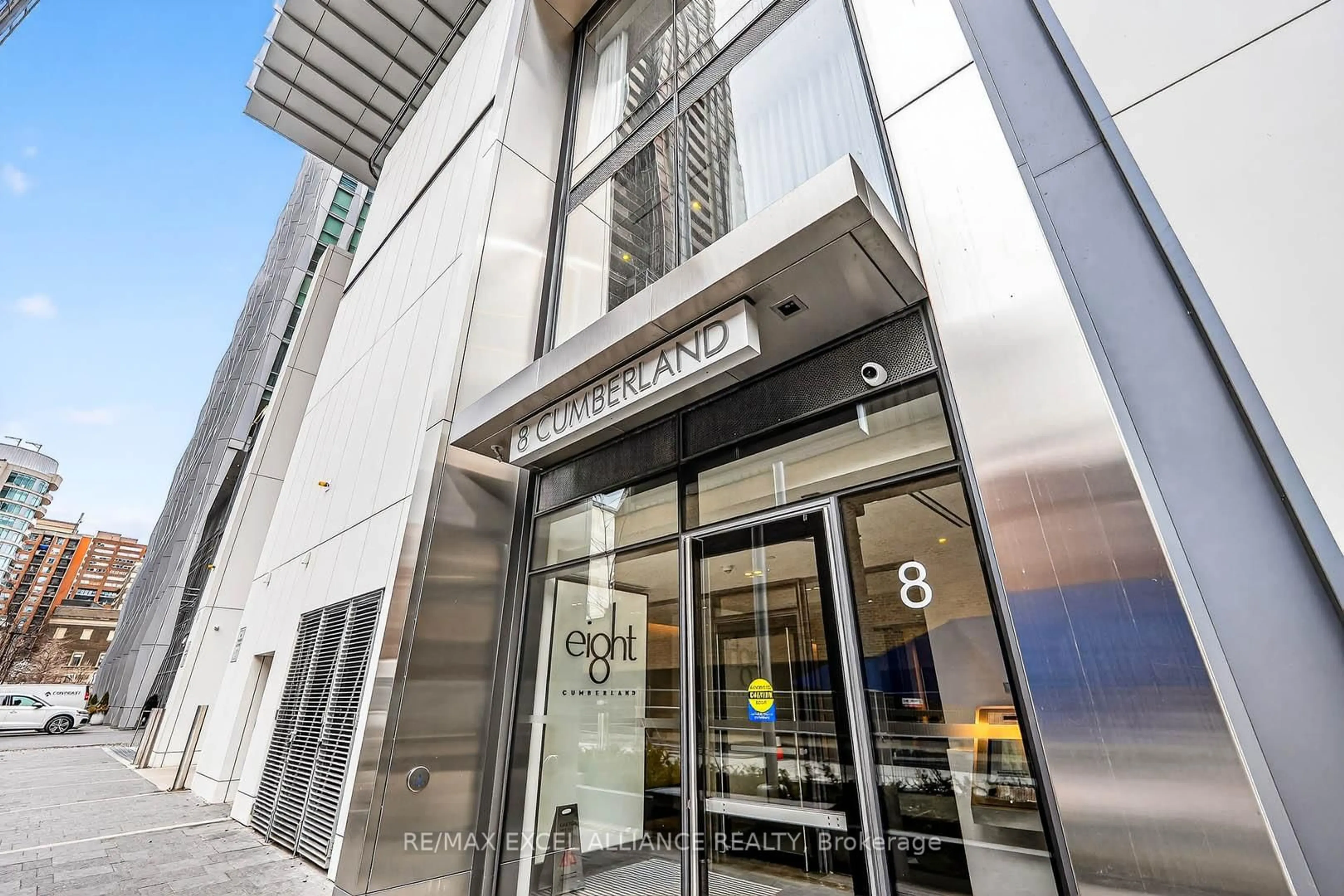 Indoor foyer for 8 Cumberland St #2802, Toronto Ontario M4W 0B6