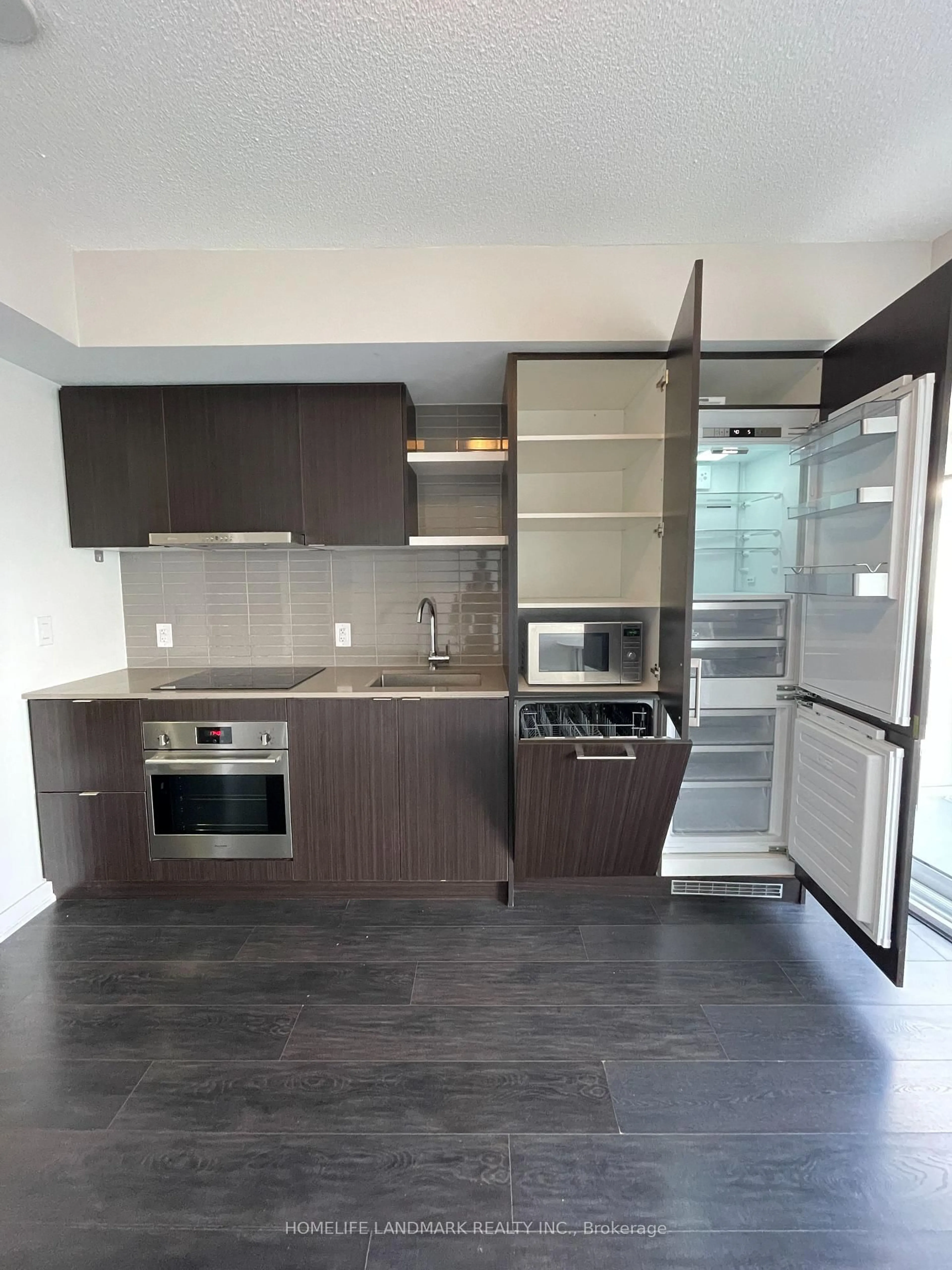 Standard kitchen, unknown for 100 Harbour St #4708, Toronto Ontario M5J 0B5