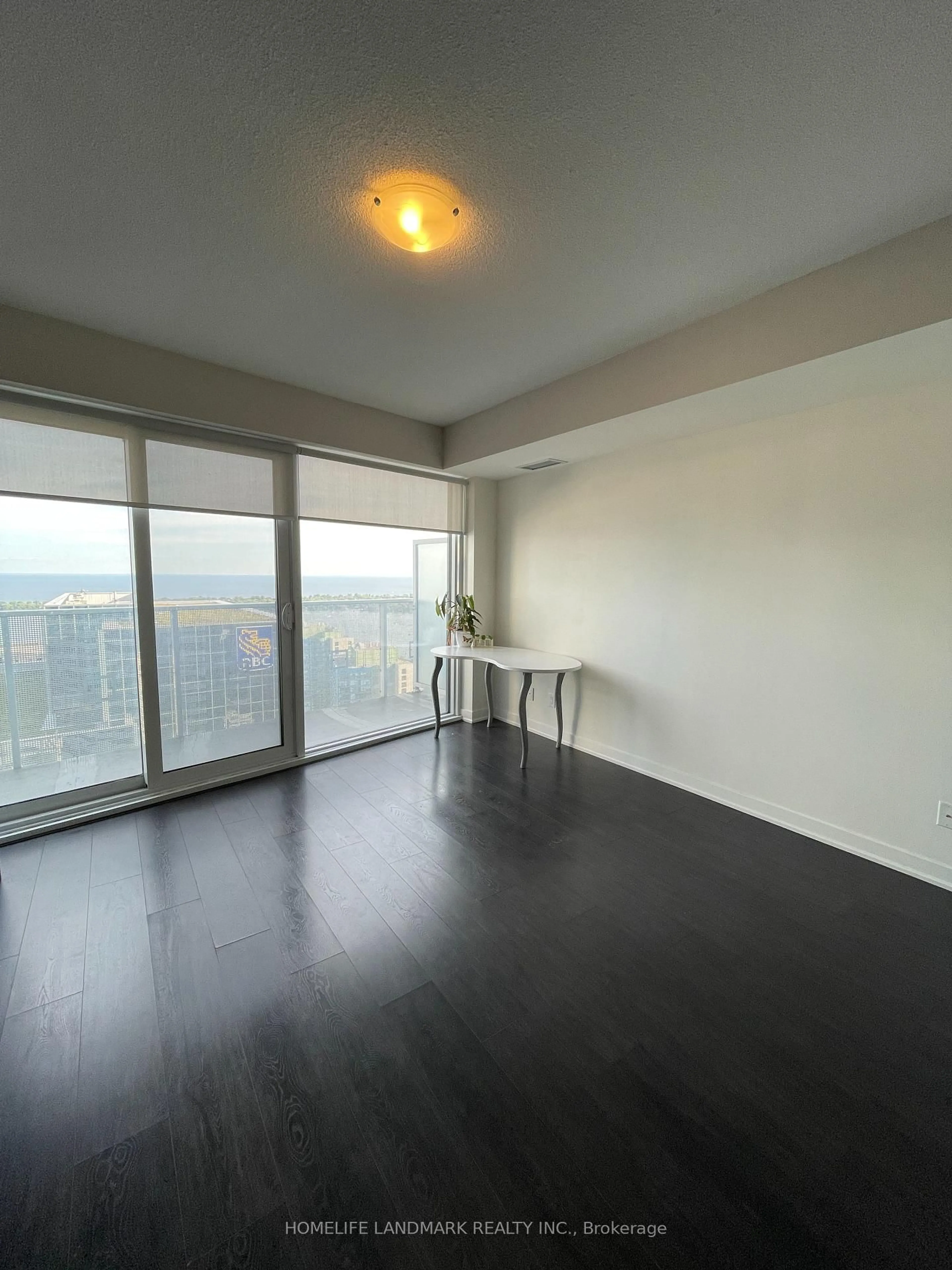 A pic of a room for 100 Harbour St #4708, Toronto Ontario M5J 0B5