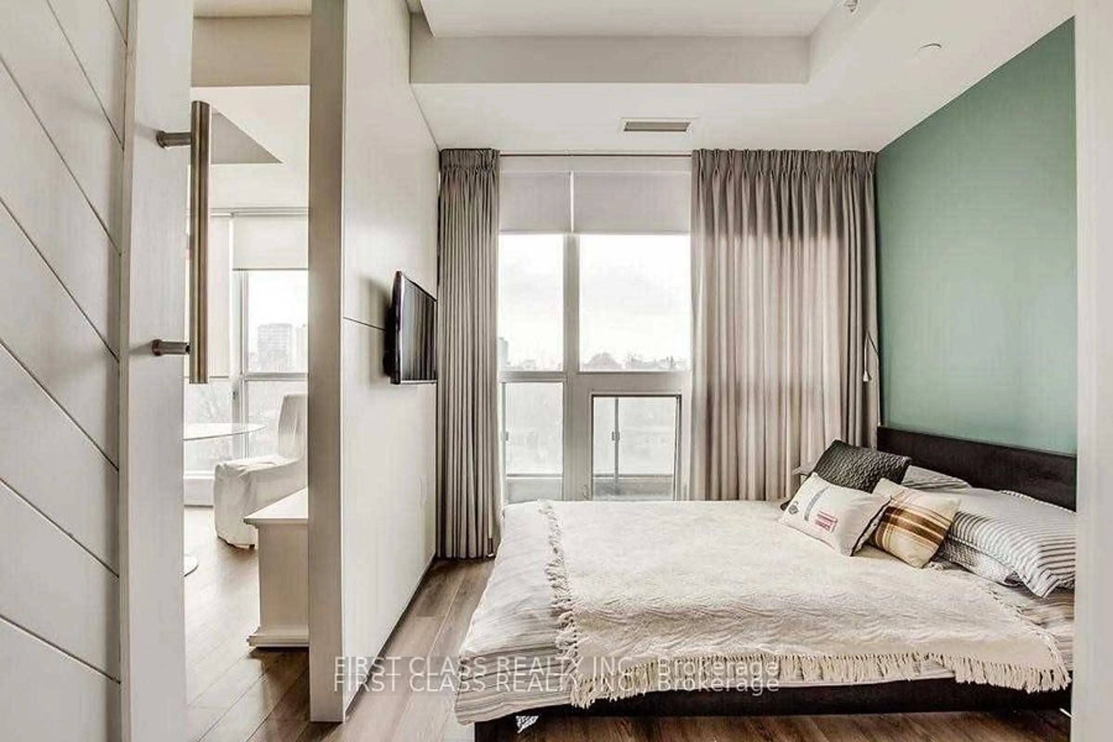 Bedroom with bed, unknown for 60 Berwick Ave #606, Toronto Ontario M5P 0A3