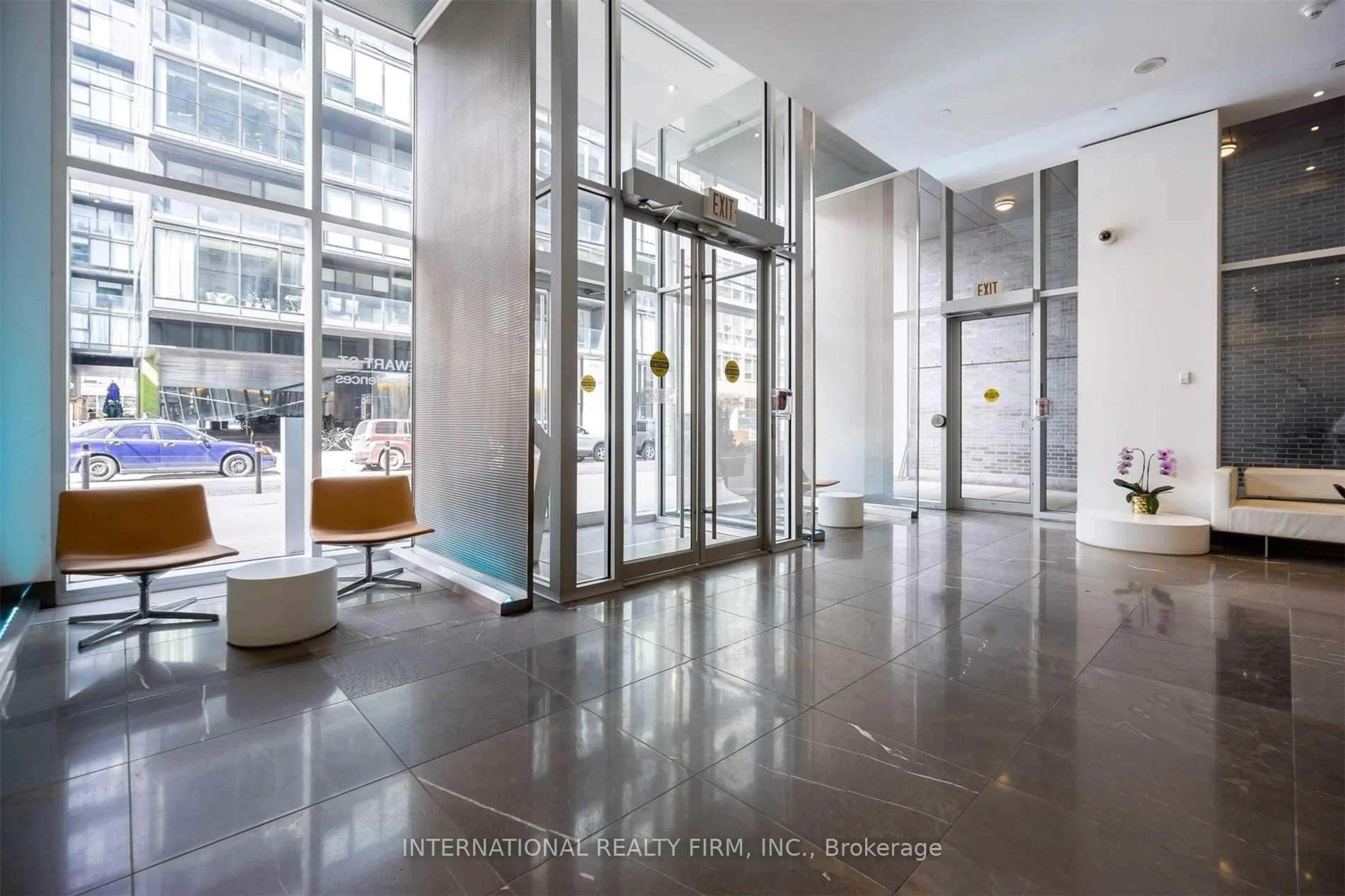 Indoor foyer for 55 Stewart St #402, Toronto Ontario M5V 2V1
