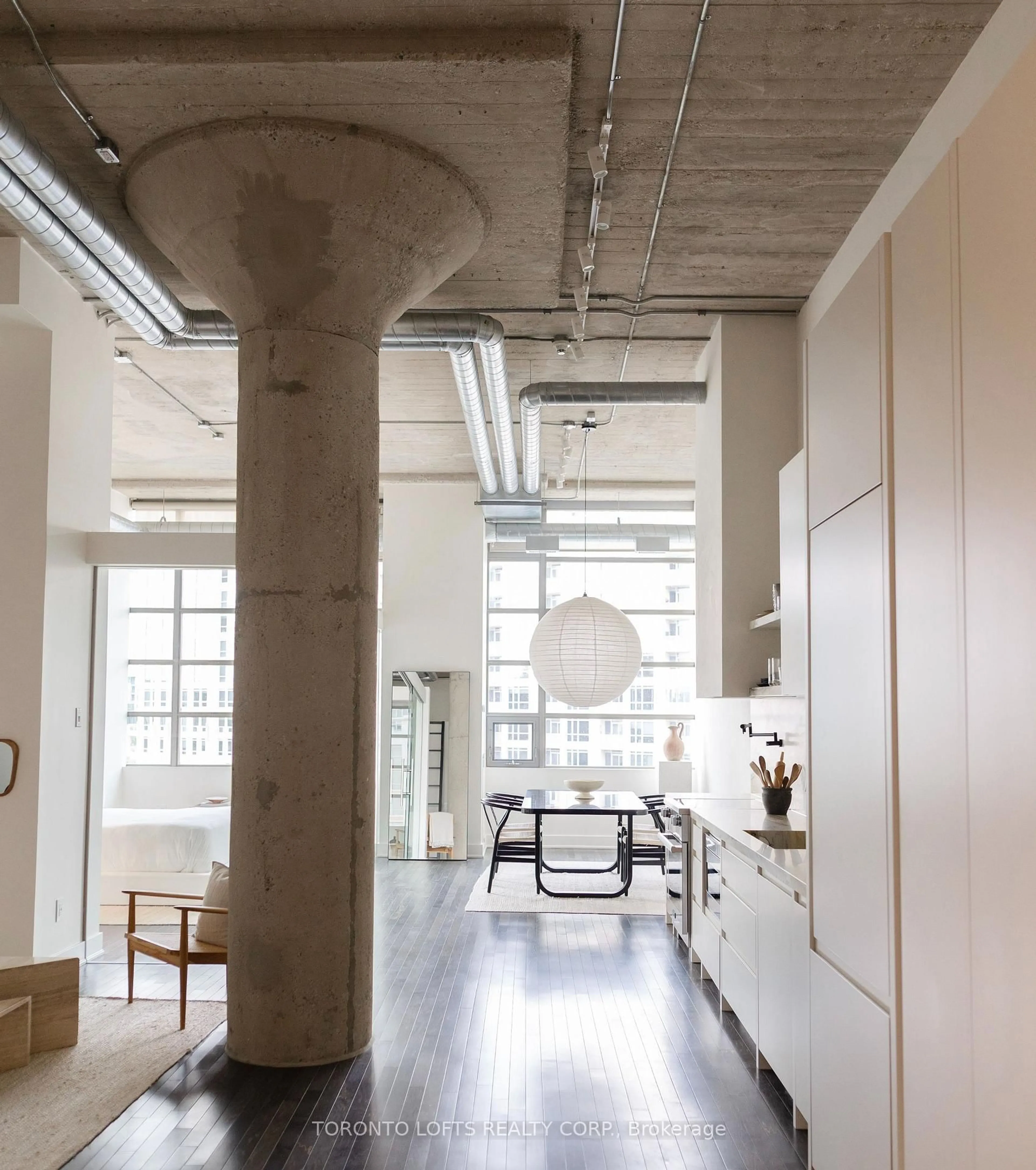 Unknown for 637 Lake Shore Blvd #318, Toronto Ontario M5V 3J6