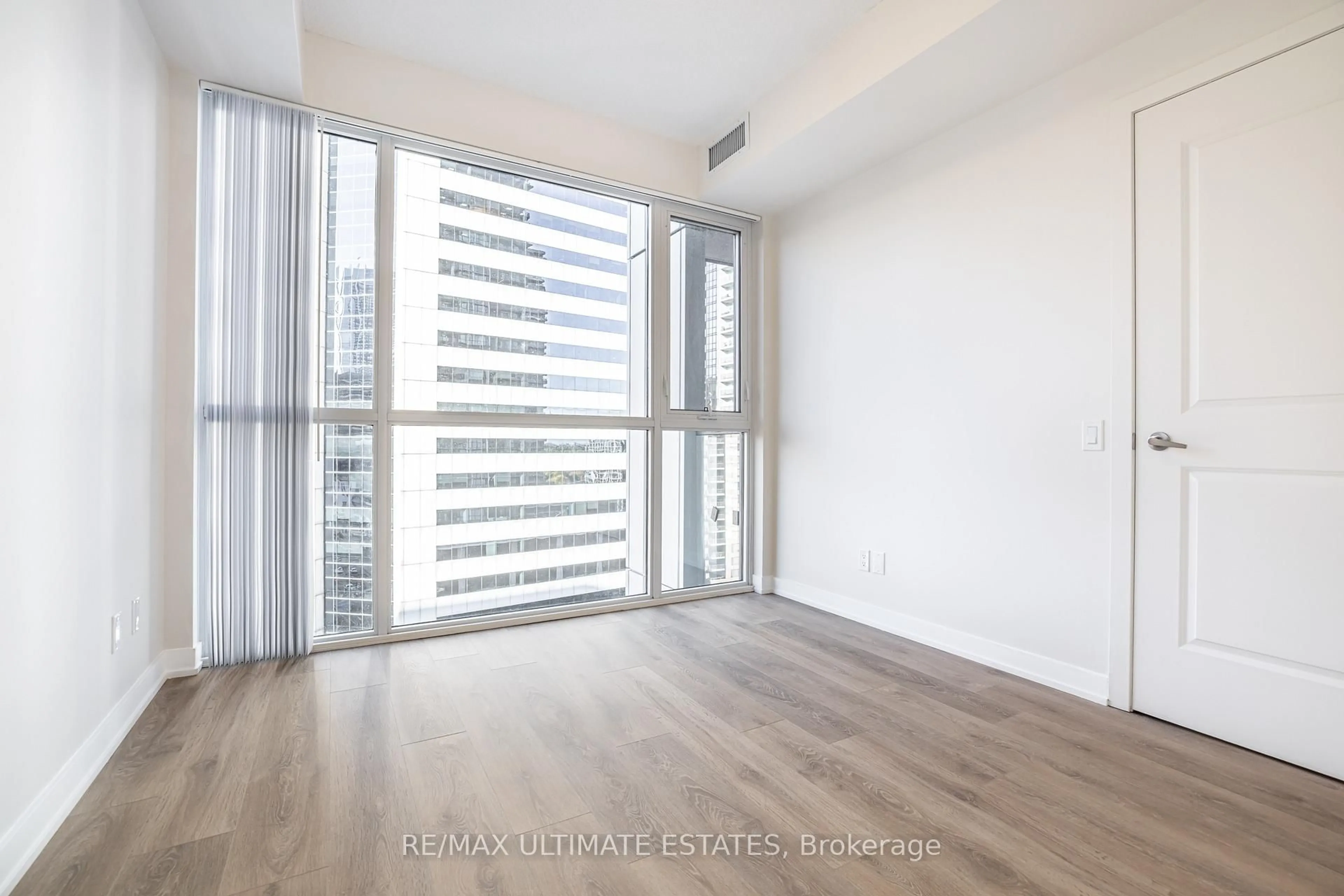 A pic of a room for 4955 Yonge St #1109, Toronto Ontario M2N 0L8