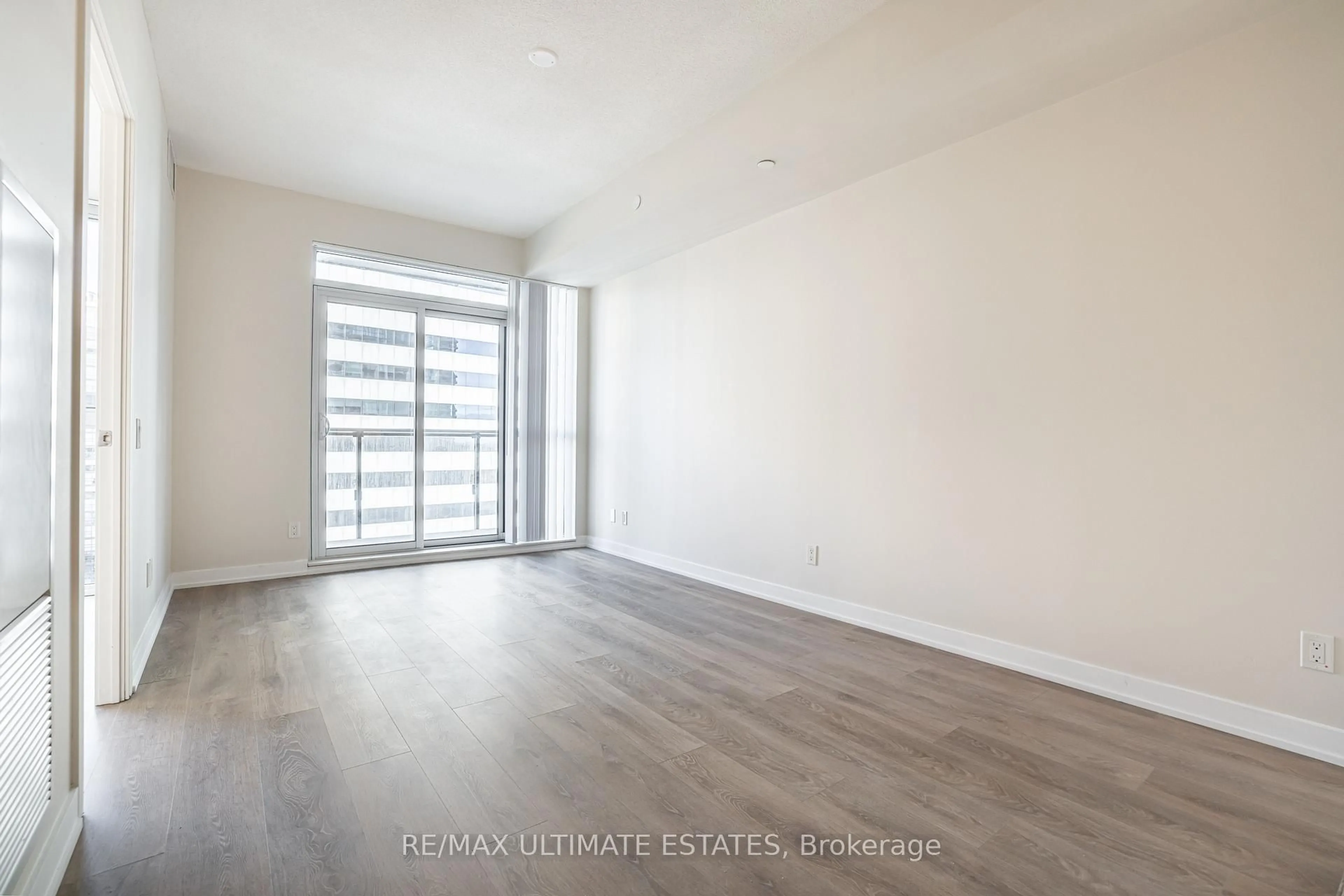 A pic of a room for 4955 Yonge St #1109, Toronto Ontario M2N 0L8