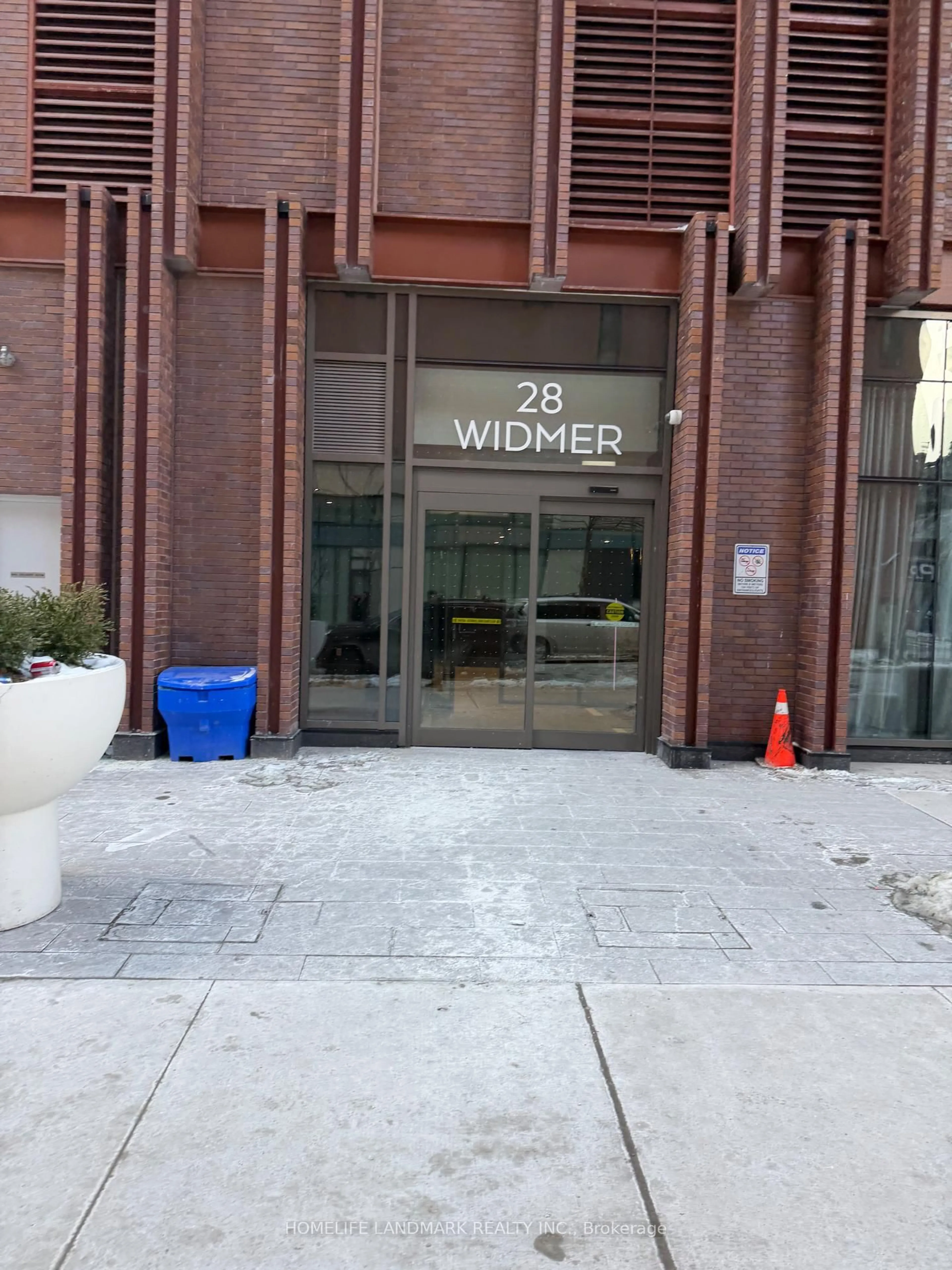 Indoor foyer for 28 Widmer St #3521, Toronto Ontario M5V 0W6