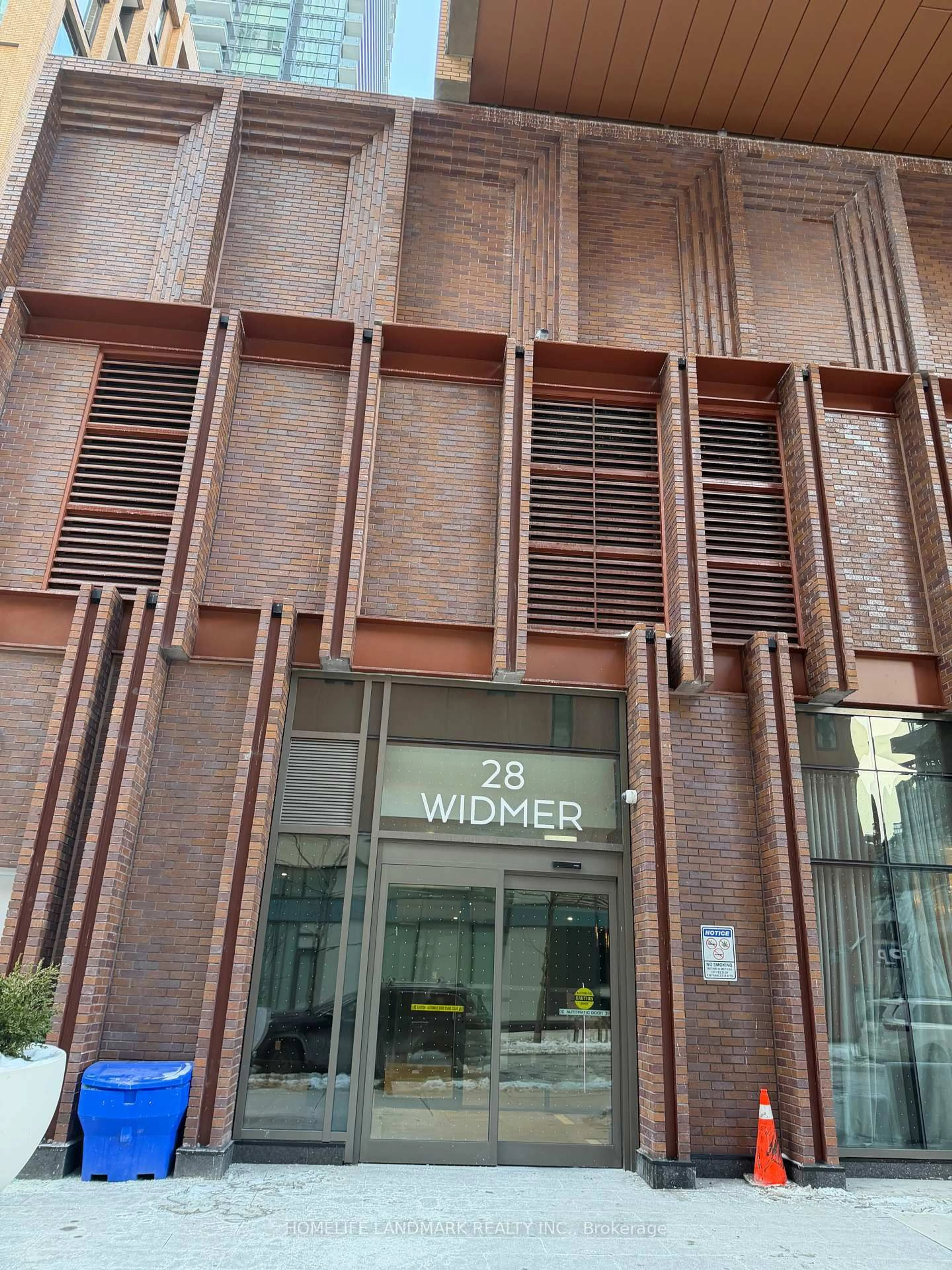 Indoor foyer for 28 Widmer St #3521, Toronto Ontario M5V 0W6