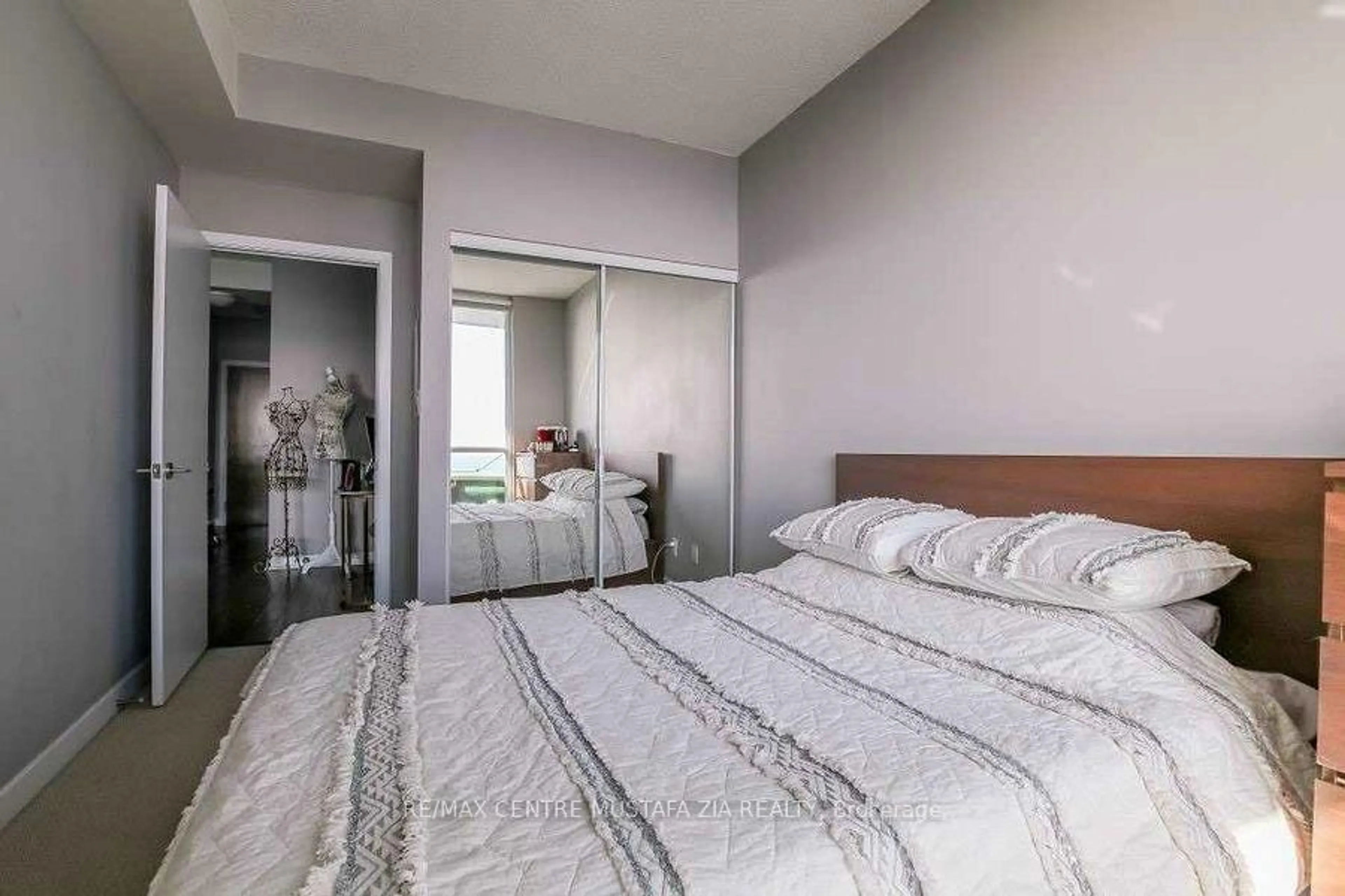 Bedroom with bed, unknown for 33 Bay St #4110, Toronto Ontario M5J 2Z3