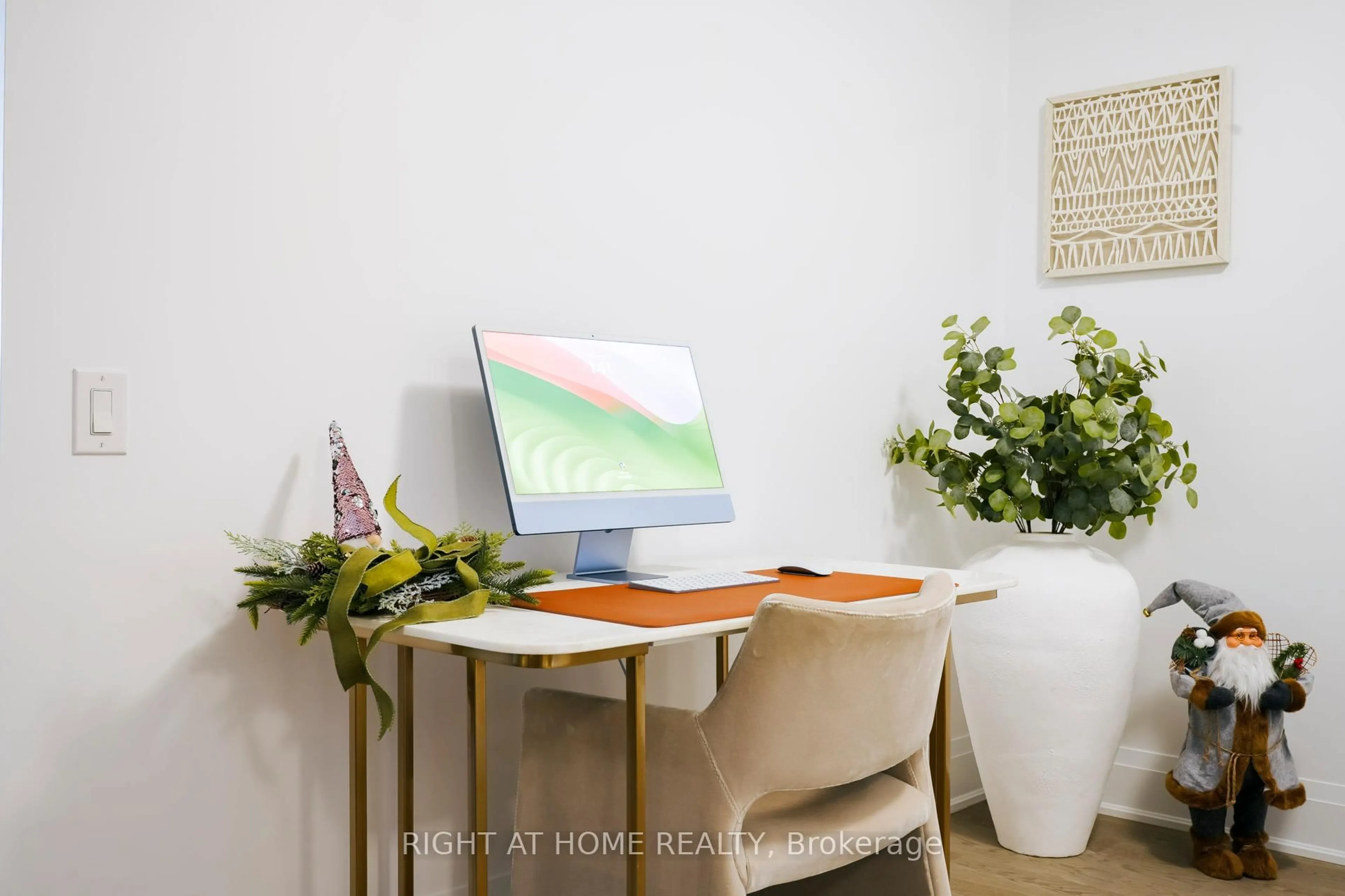 A pic of a room for 280 HOWLAND Ave #410, Toronto Ontario M5R 0C3