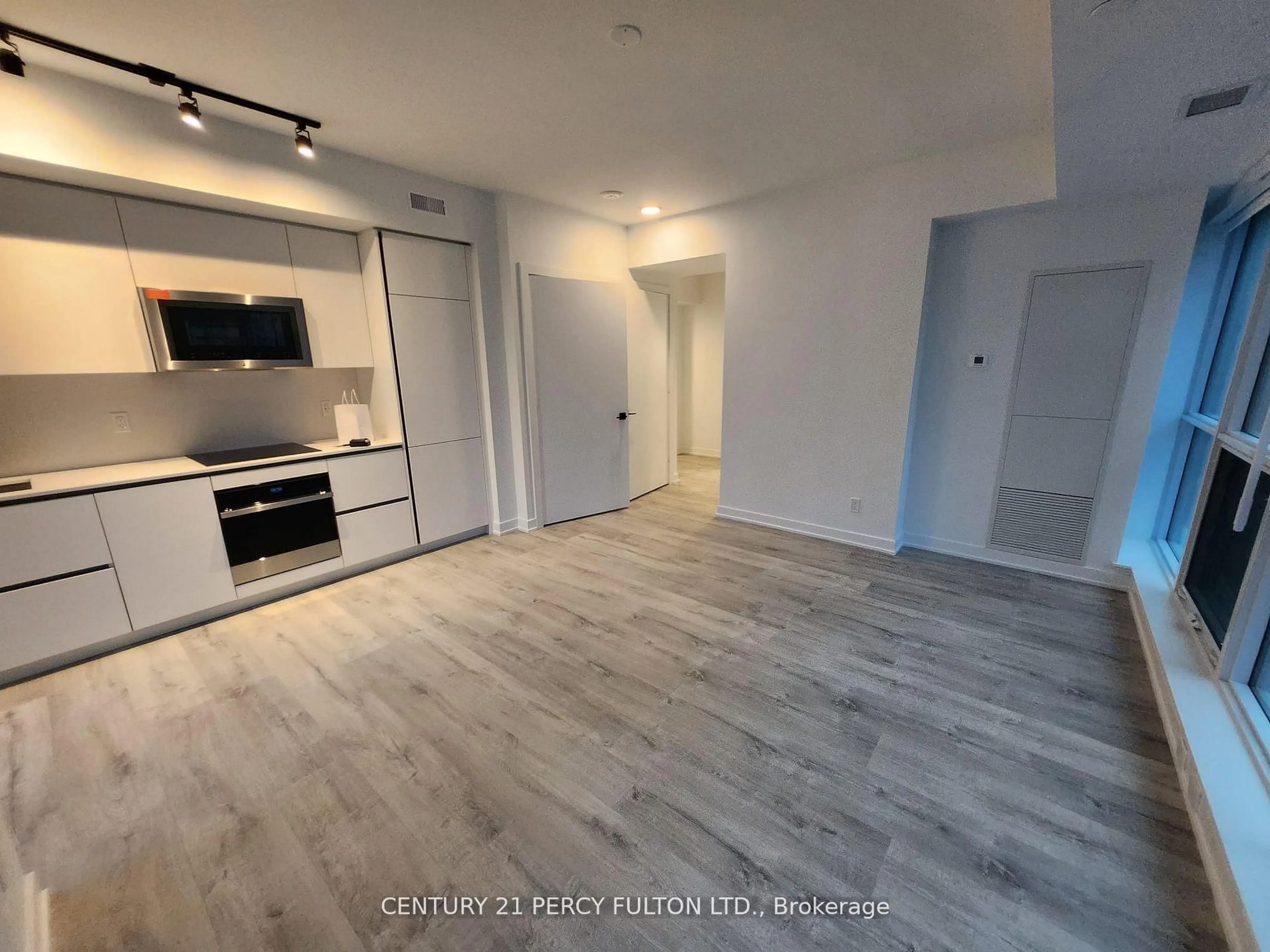 A pic of a room for 327 king St #1807, Toronto Ontario M5V 0W7