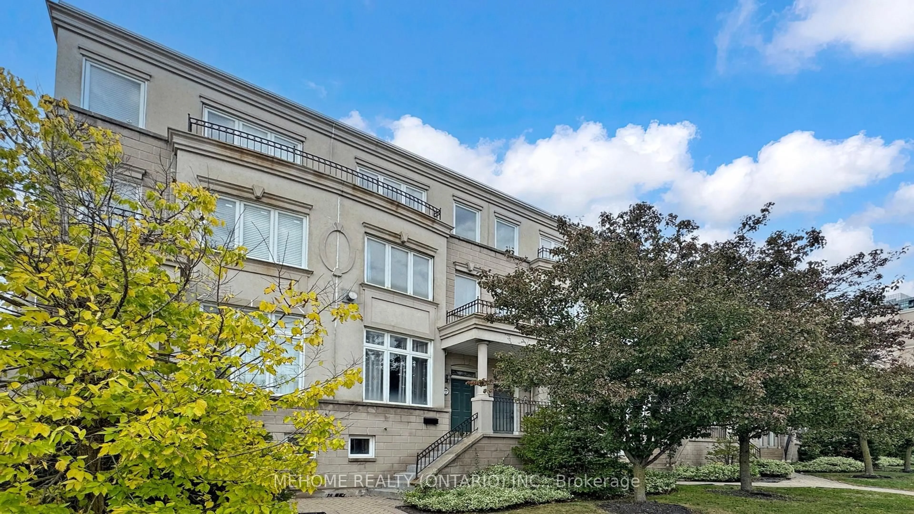 Indoor foyer for 66J Finch Ave, Toronto Ontario M2N 7G1