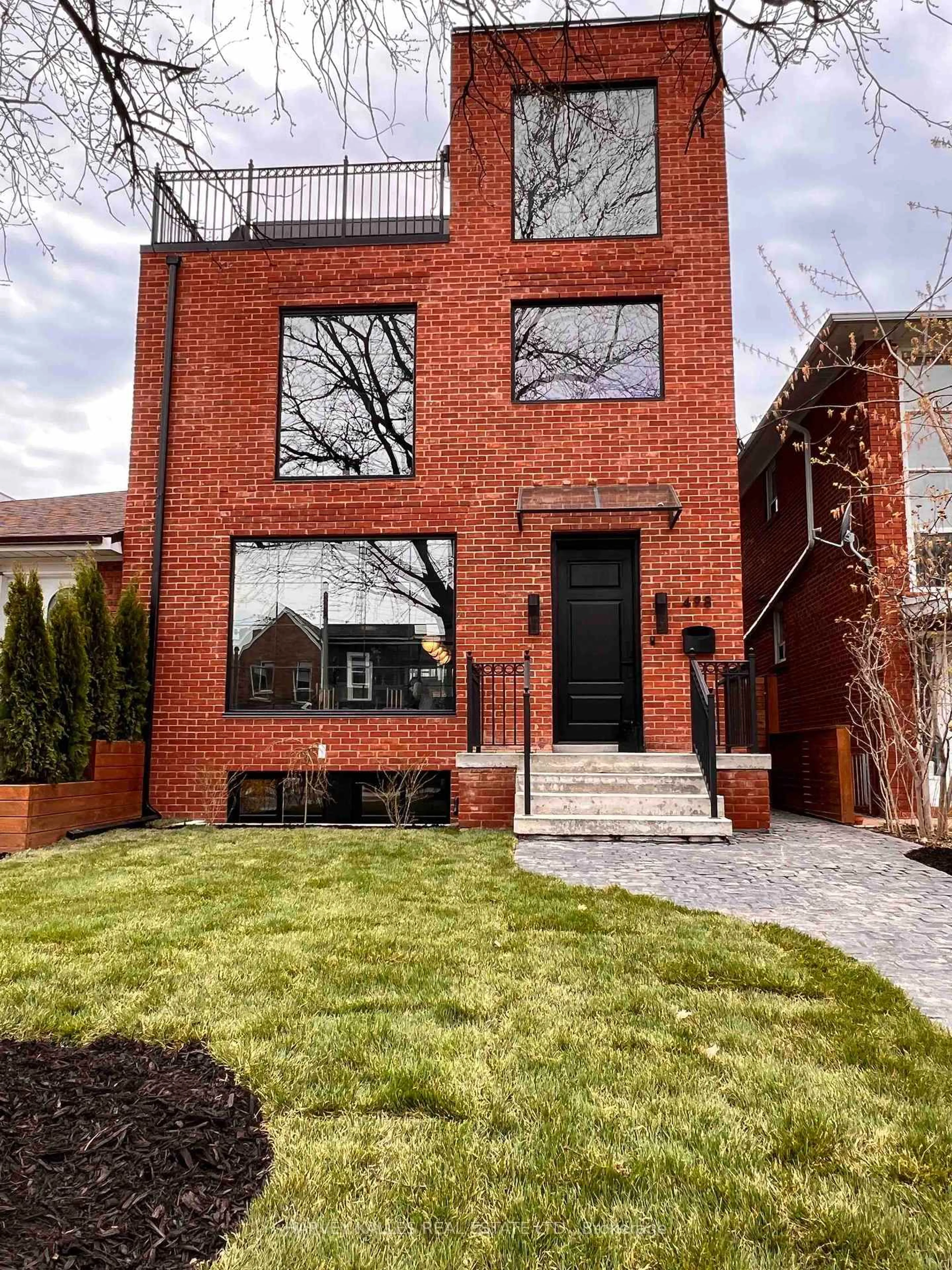 Home with brick exterior material, street for 498 Roxton Rd, Toronto Ontario M6G 3R4