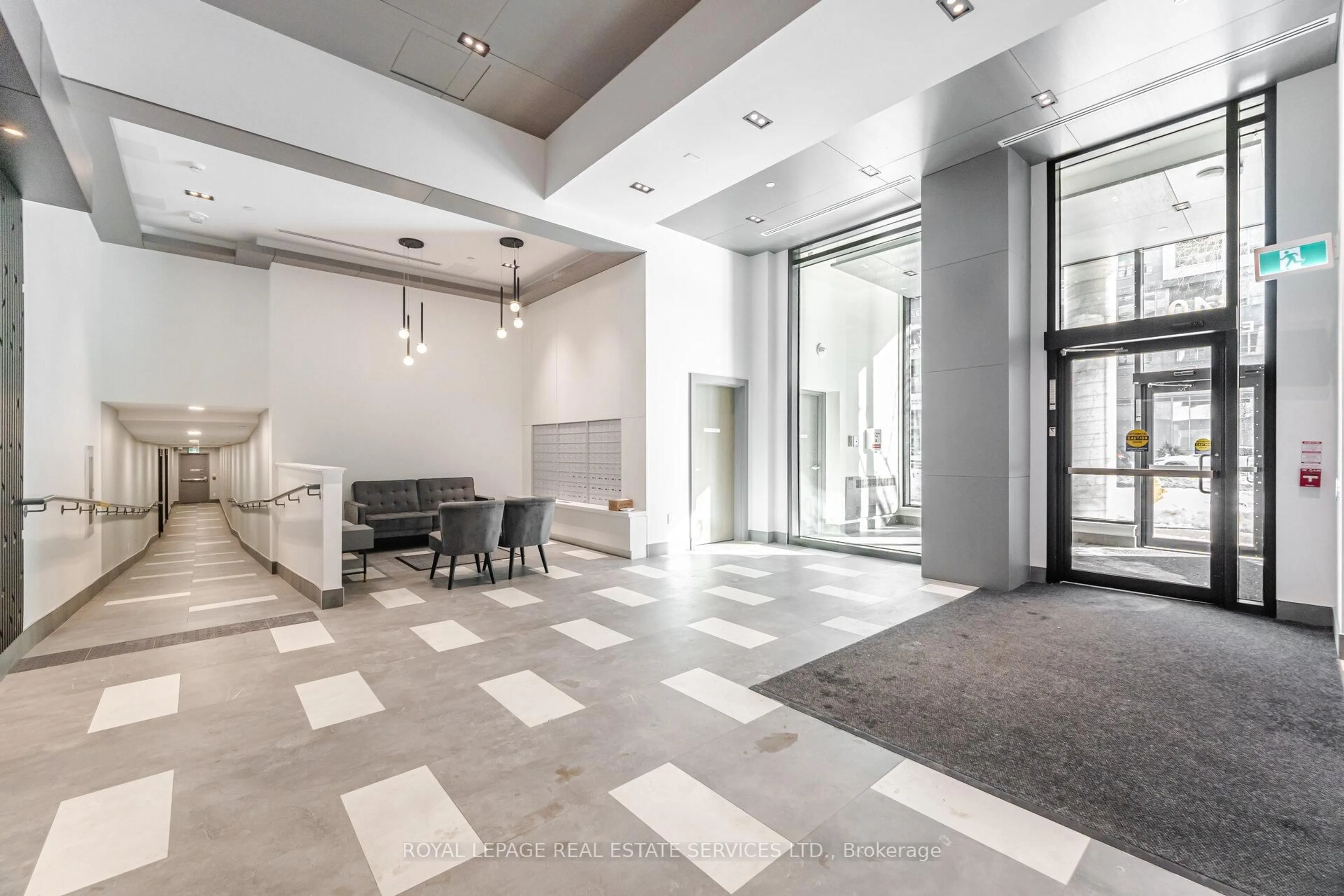 Indoor foyer for 840 St Clair Ave #406, Toronto Ontario M6C 0A4