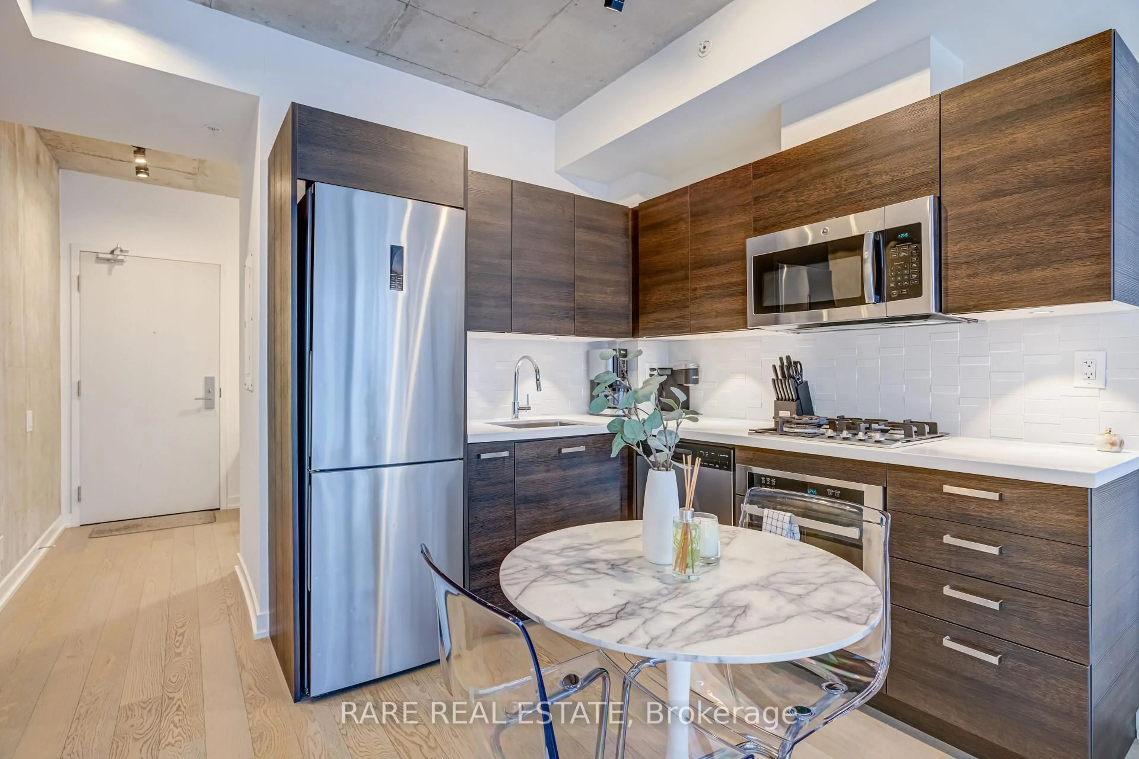 Unknown for 39 Brant St #513, Toronto Ontario M5V 0M8