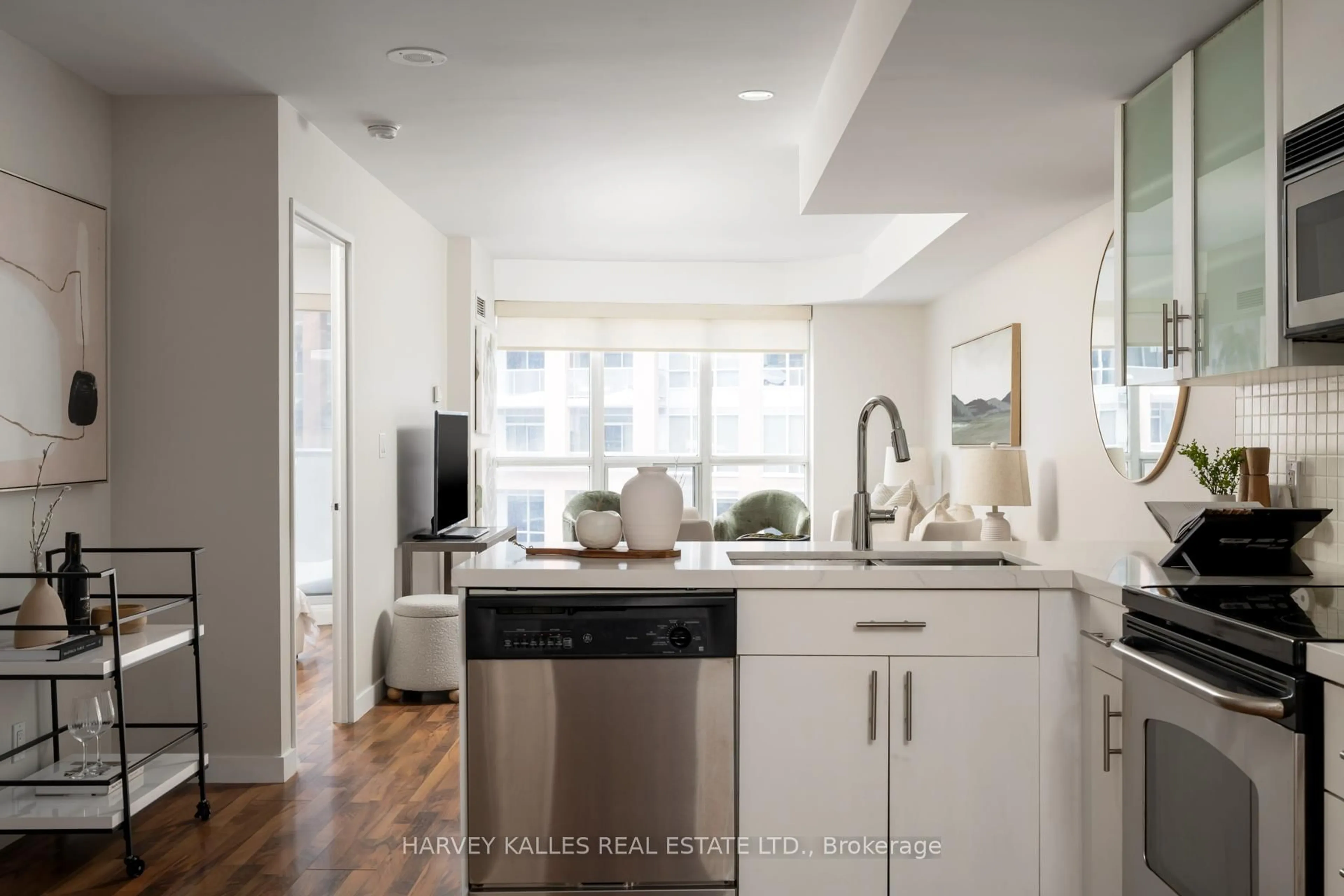 Open concept kitchen, unknown for 1005 King St #301, Toronto Ontario M6K 3M8