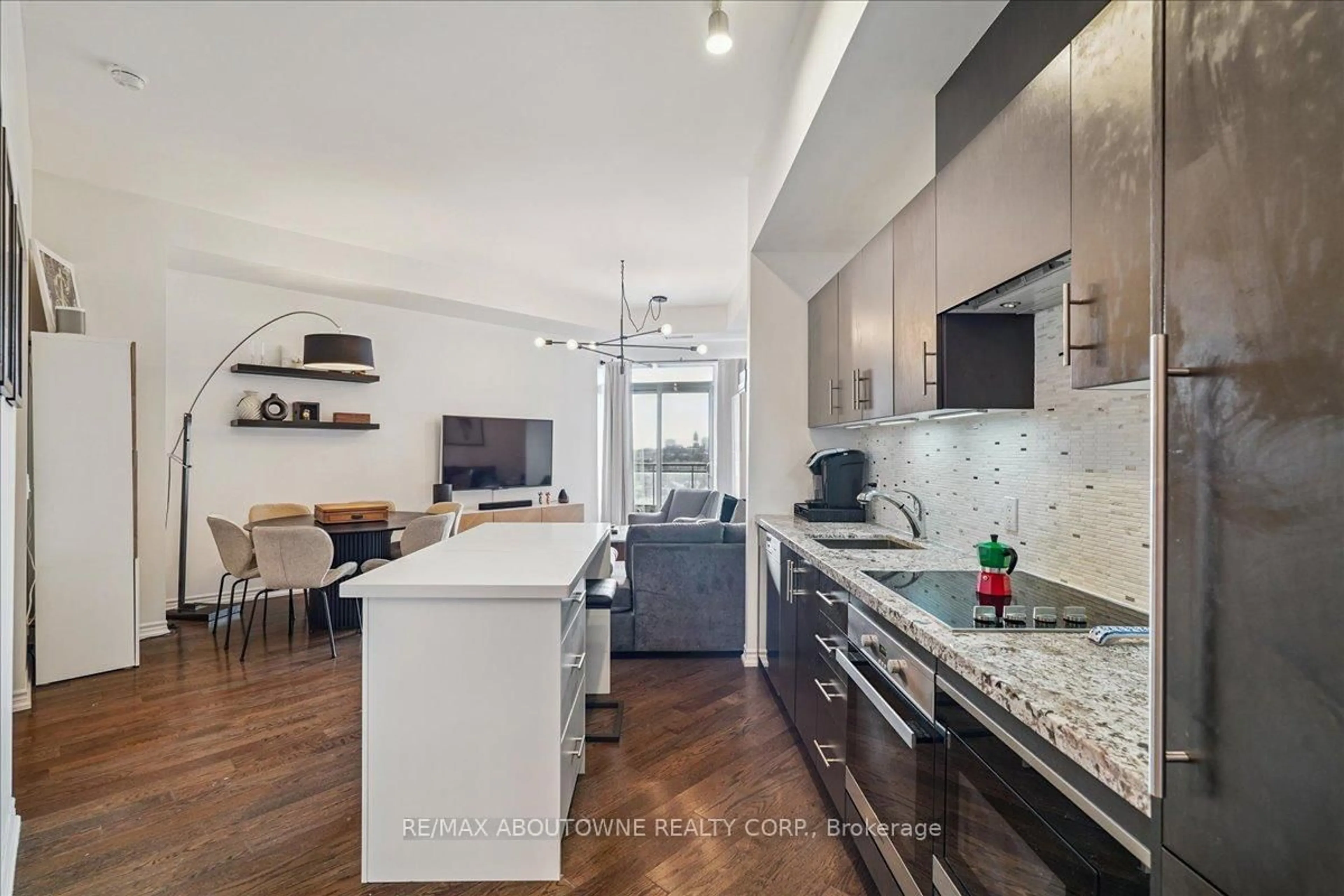 Open concept kitchen, unknown for 23 Glebe Rd #701, Toronto Ontario M5P 0A1