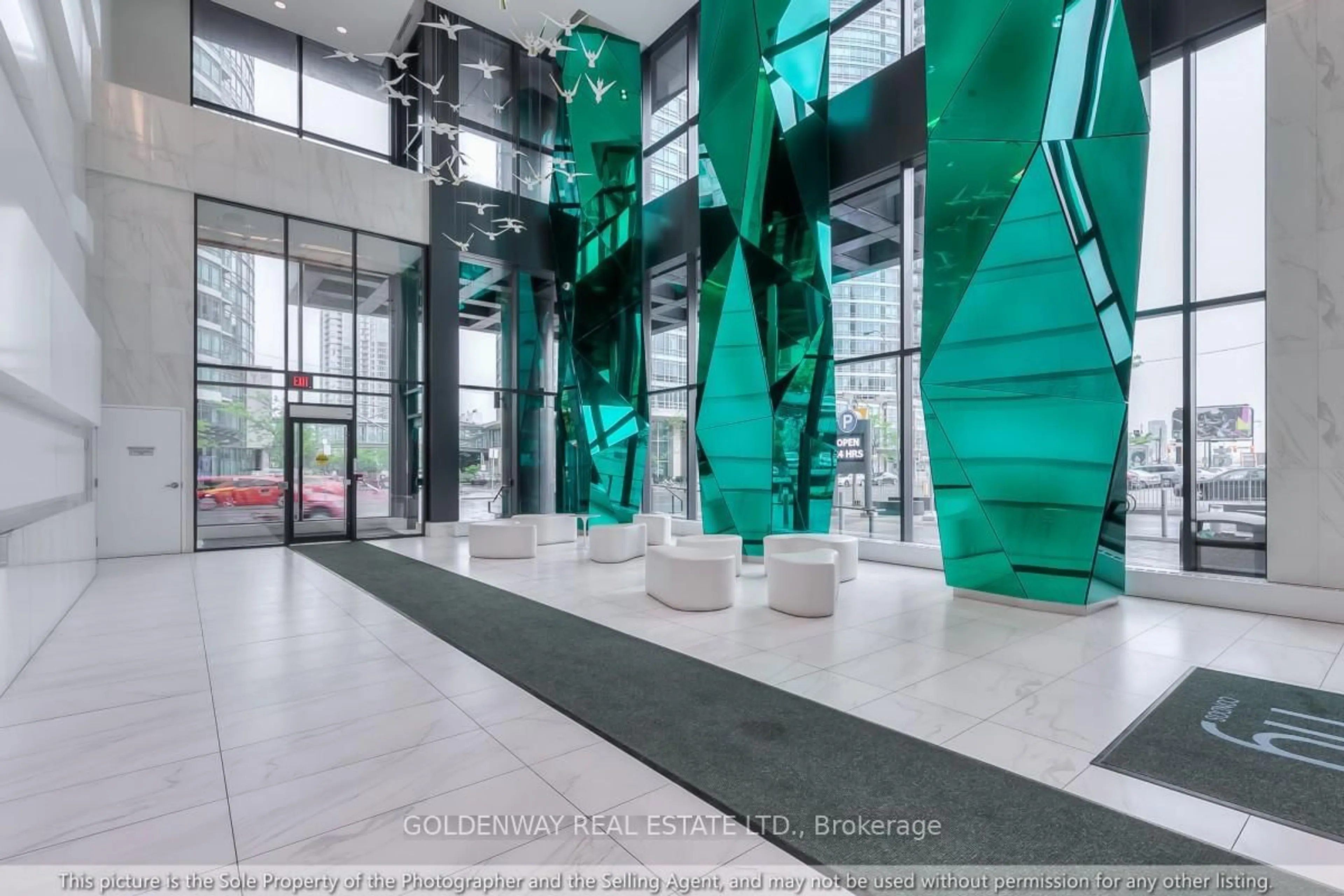 Indoor foyer for 352 Front St #2009, Toronto Ontario M5V 0K3