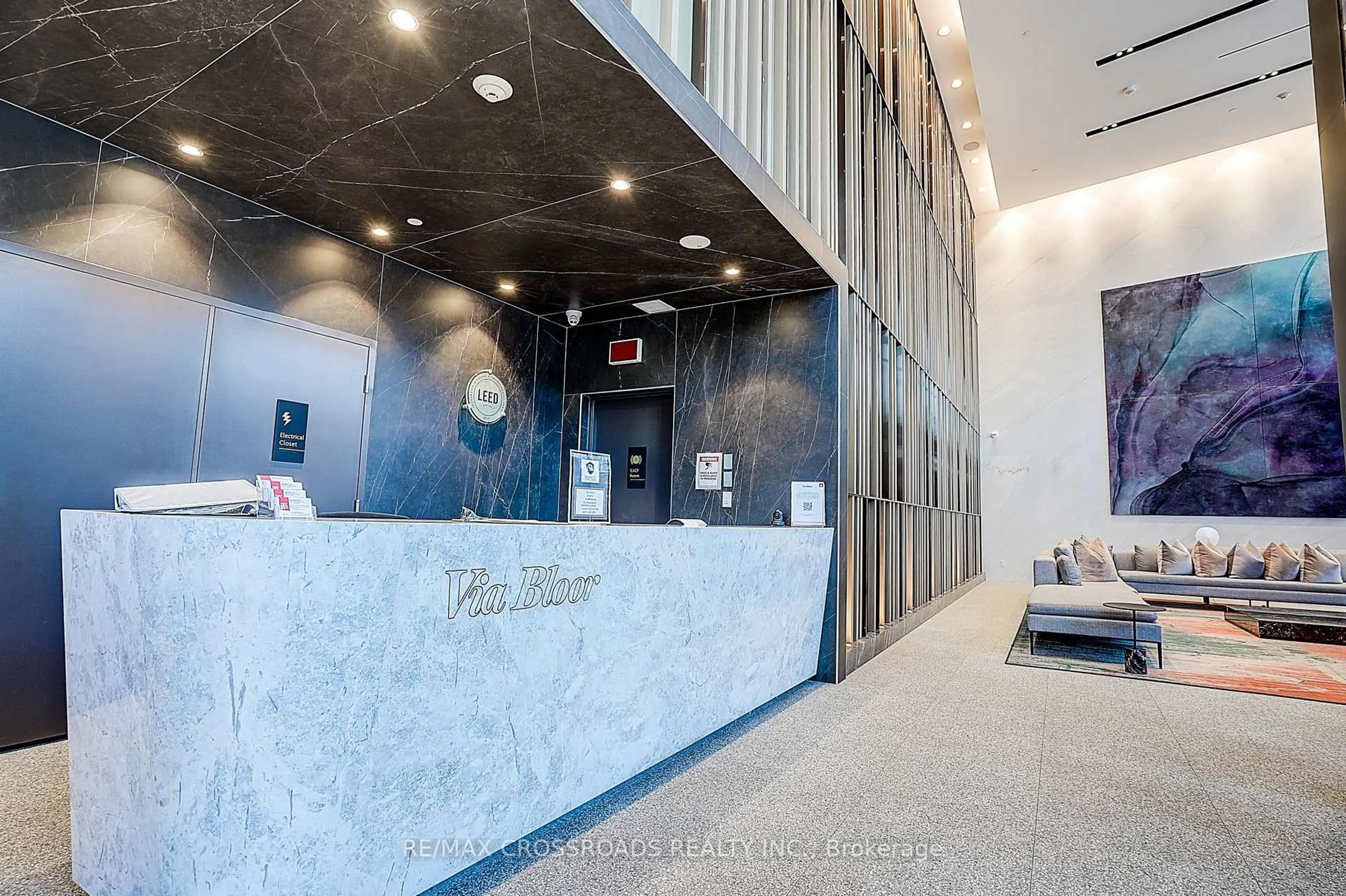 Unknown for 585 Bloor St #219, Toronto Ontario M4W 0B3