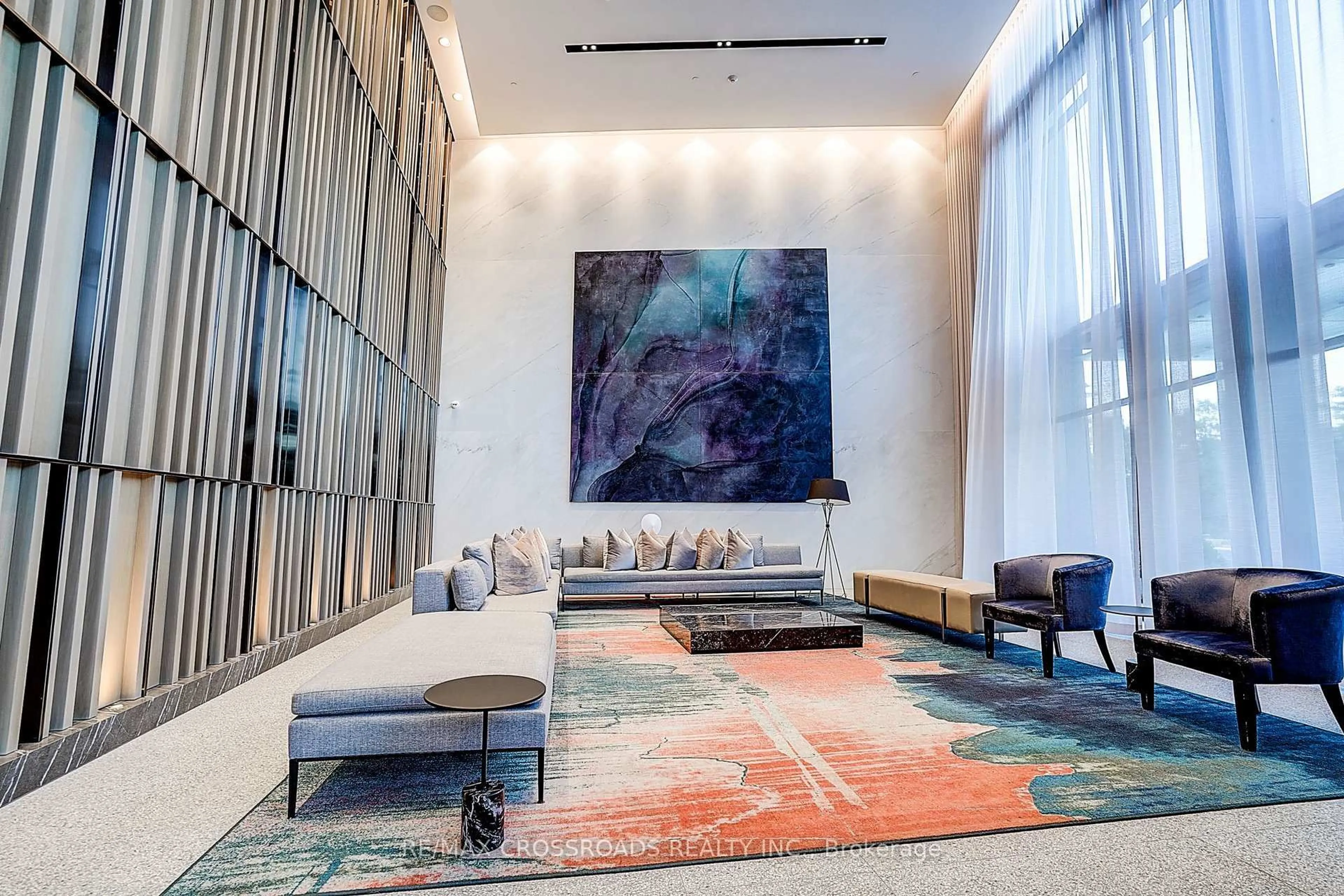 Lobby for 585 Bloor St #219, Toronto Ontario M4W 0B3