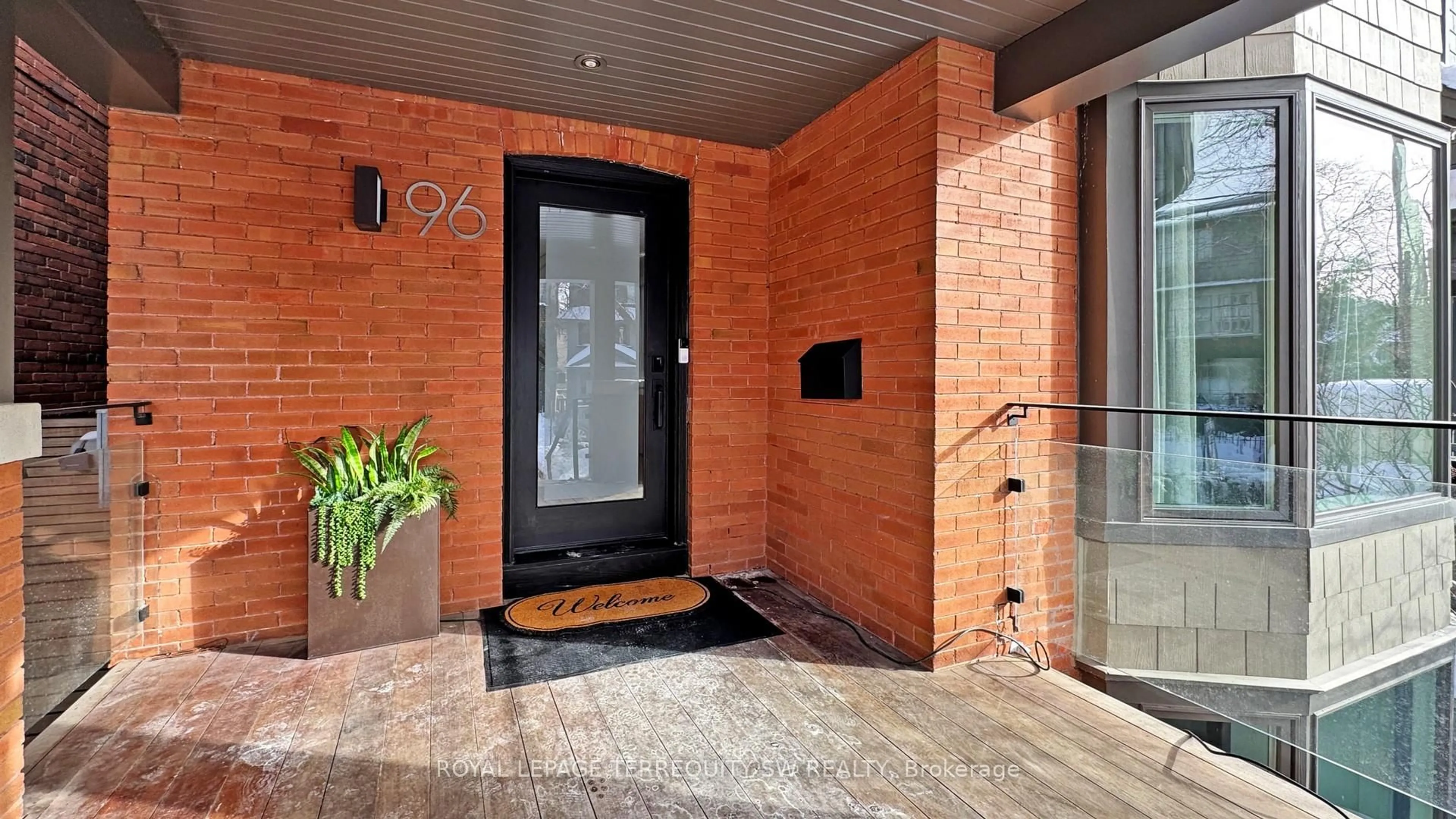 Indoor foyer for 96 Summerhill Ave, Toronto Ontario M4T 1B2
